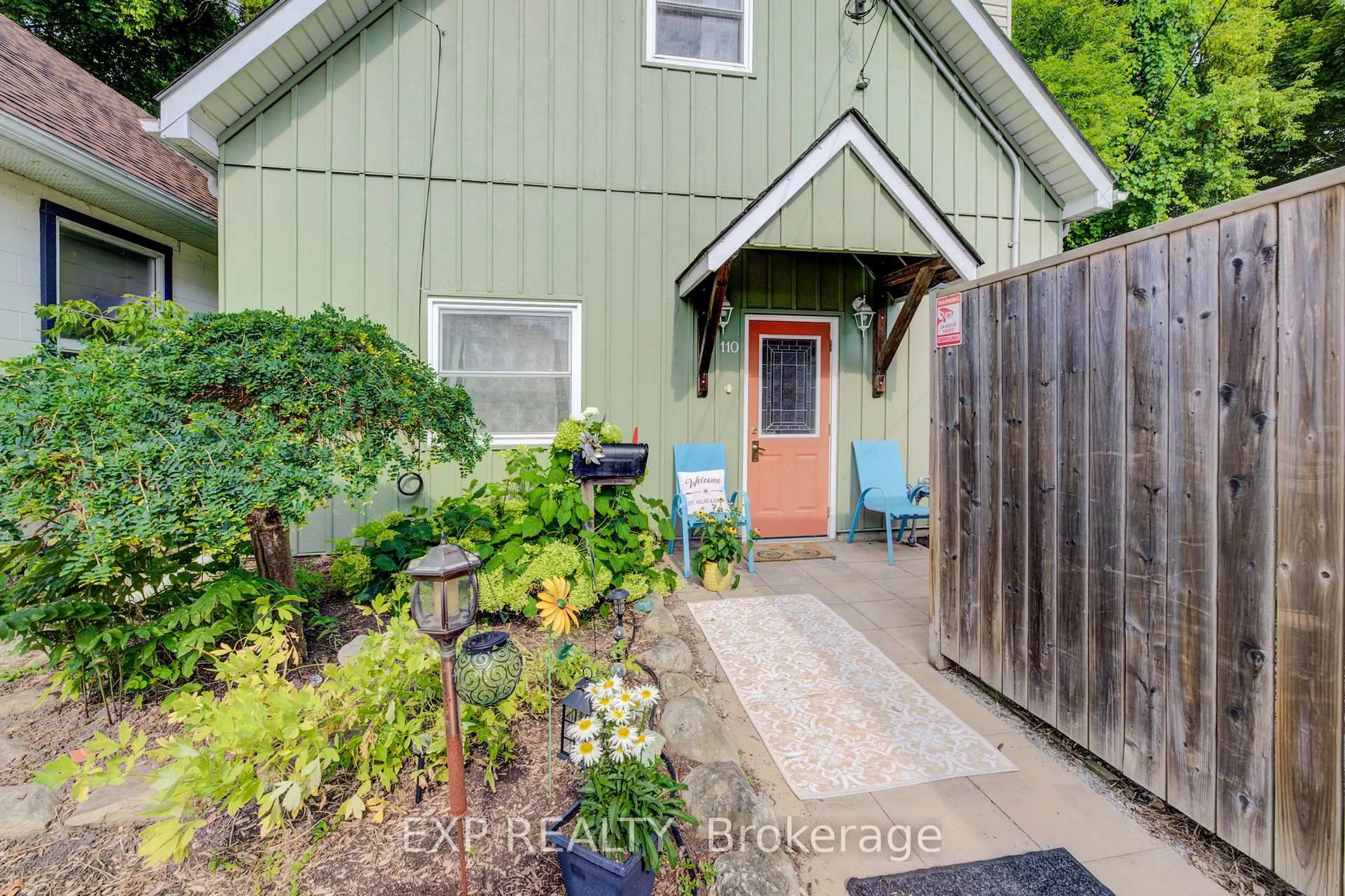 Unknown for 110 Surrey St, Guelph Ontario N1H 3P9