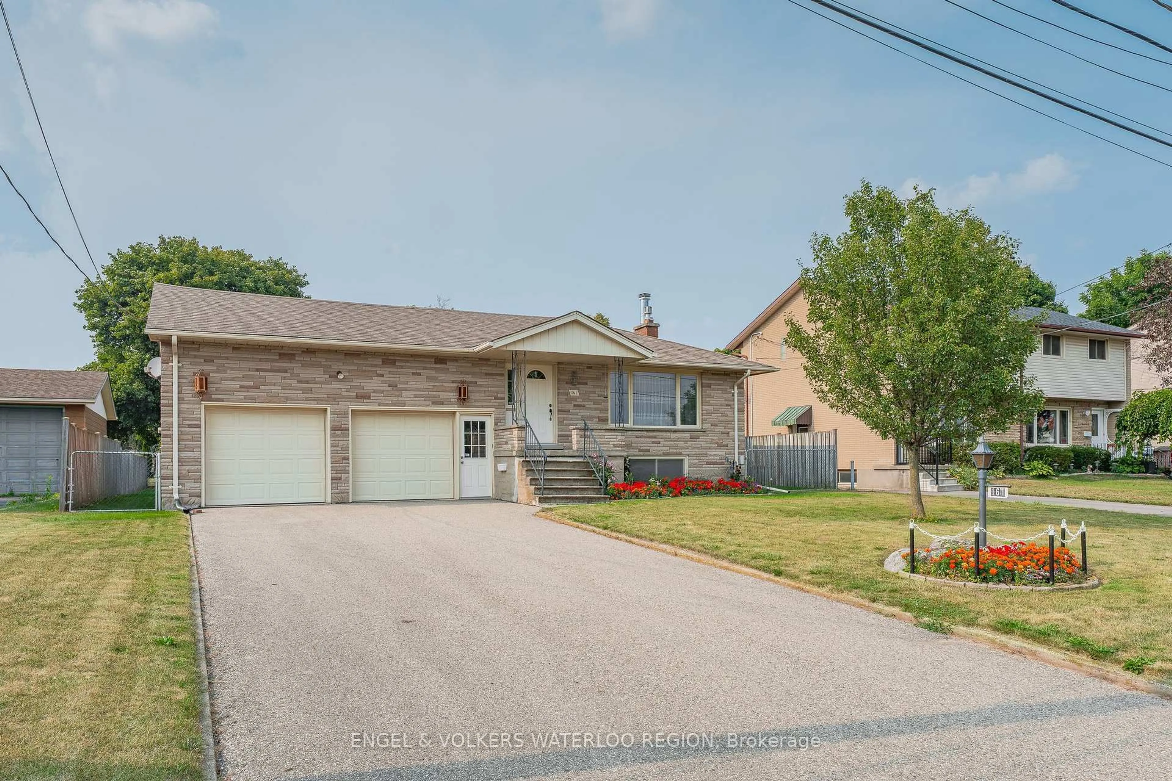 Unknown for 161 Schweitzer St, Kitchener Ontario N2K 1C3