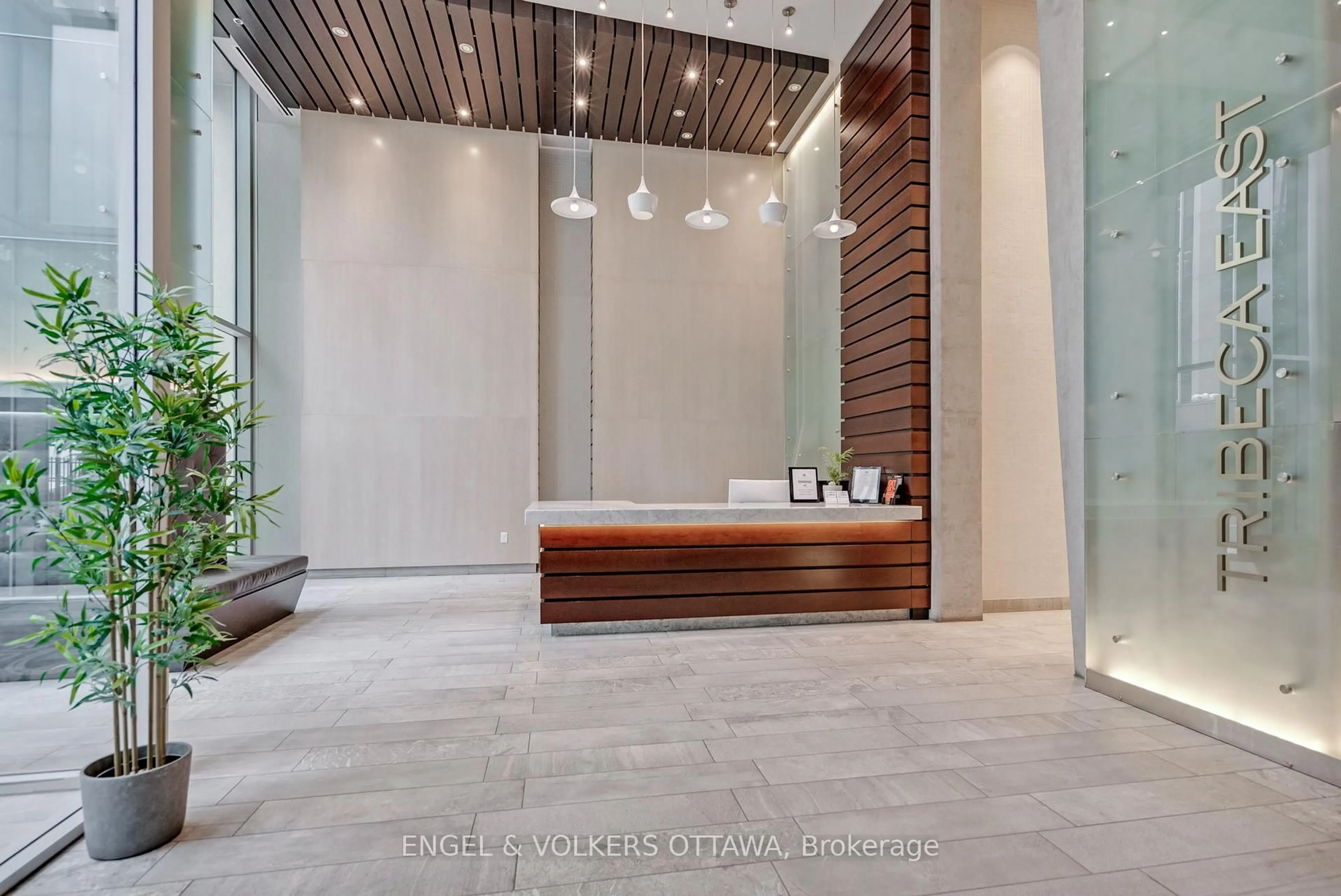 Contemporary bathroom, ceramic/tile floor for 40 Nepean St #707, Ottawa Ontario K2P 0X5