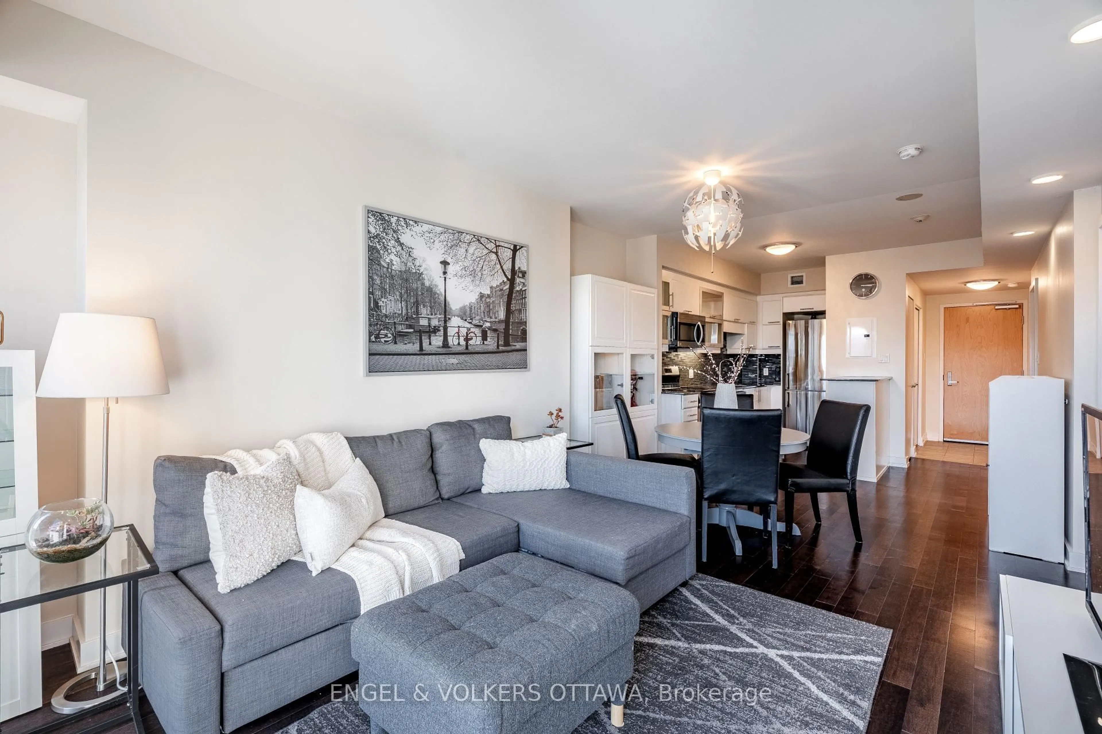Living room with furniture, unknown for 40 Nepean St #707, Ottawa Ontario K2P 0X5
