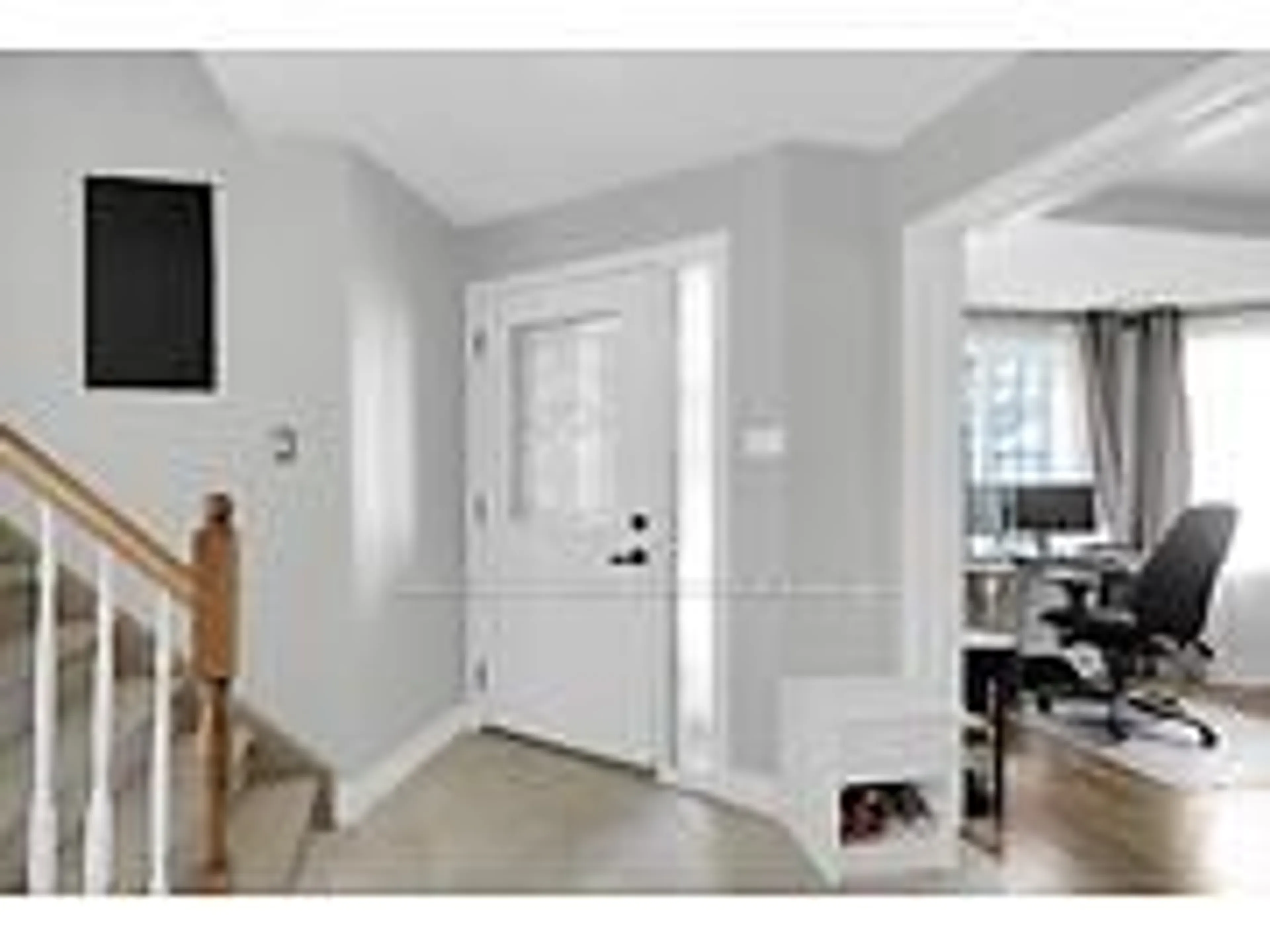 Indoor entryway for 1661 Kindersley Ave, Orleans Ontario K1C 4V4