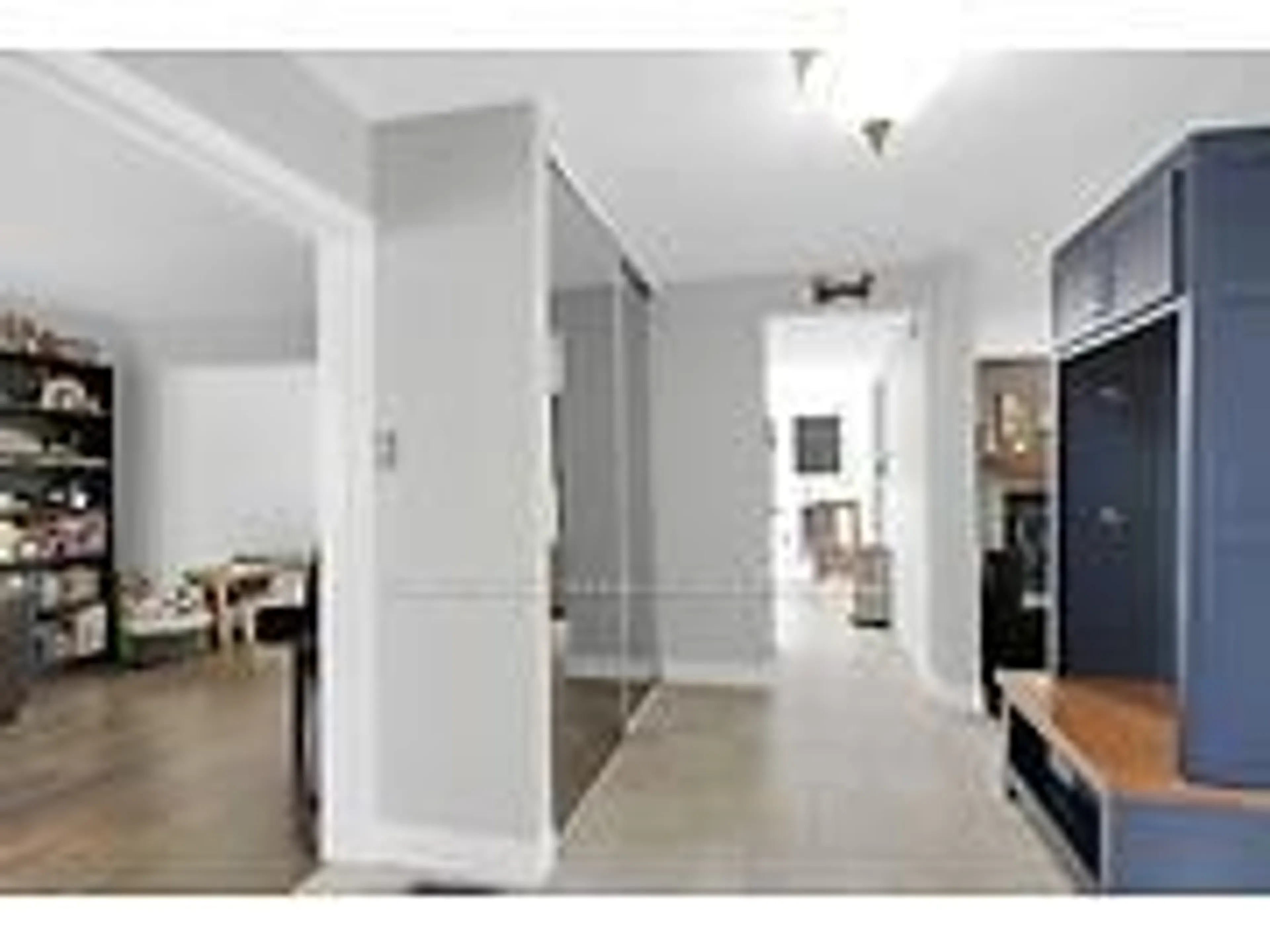 Indoor foyer for 1661 Kindersley Ave, Orleans Ontario K1C 4V4