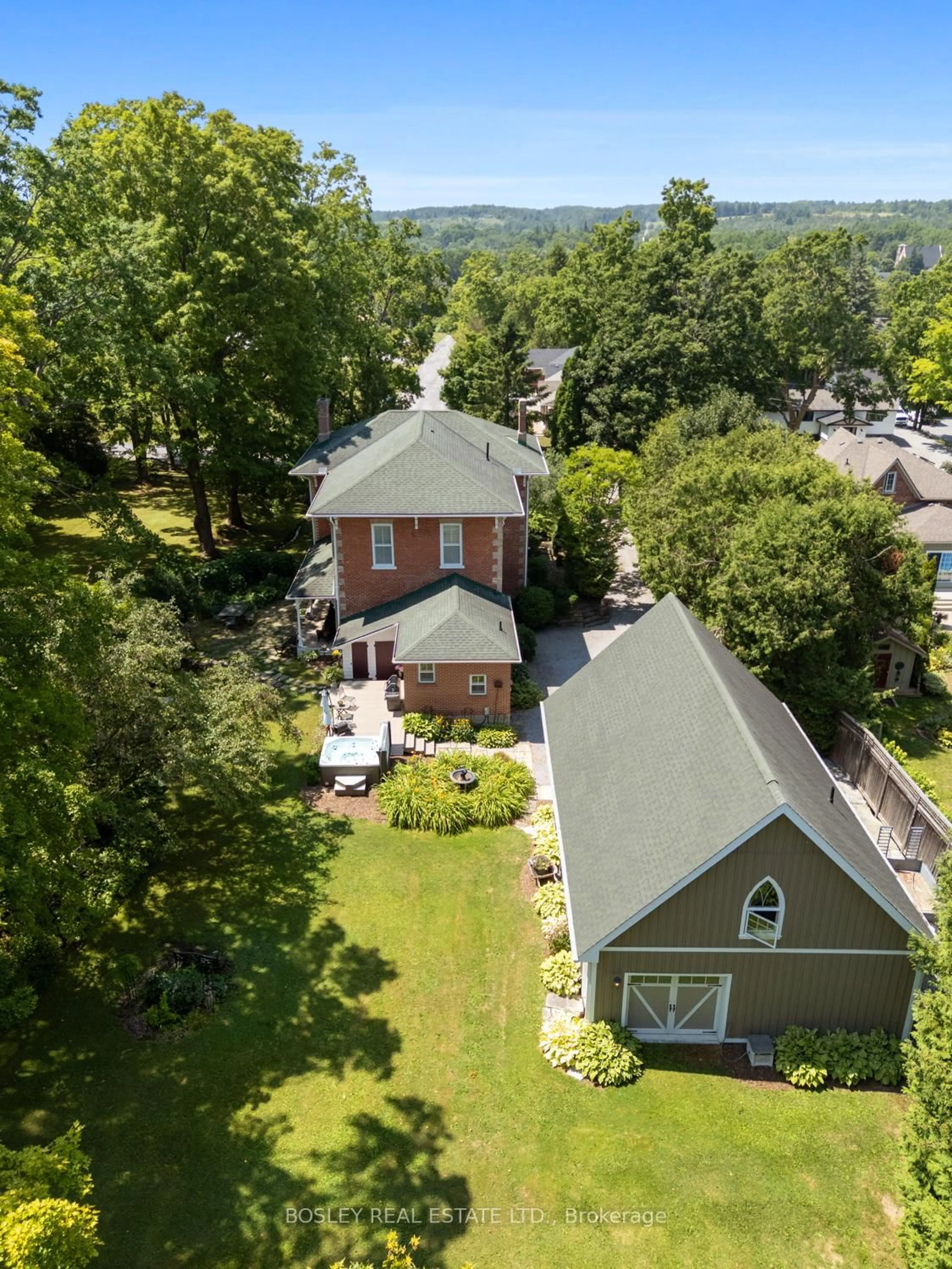 A pic from outside/outdoor area/front of a property/back of a property/a pic from drone, unknown for 8 Gravel Rd, Cavan Monaghan Ontario L0A 1G0