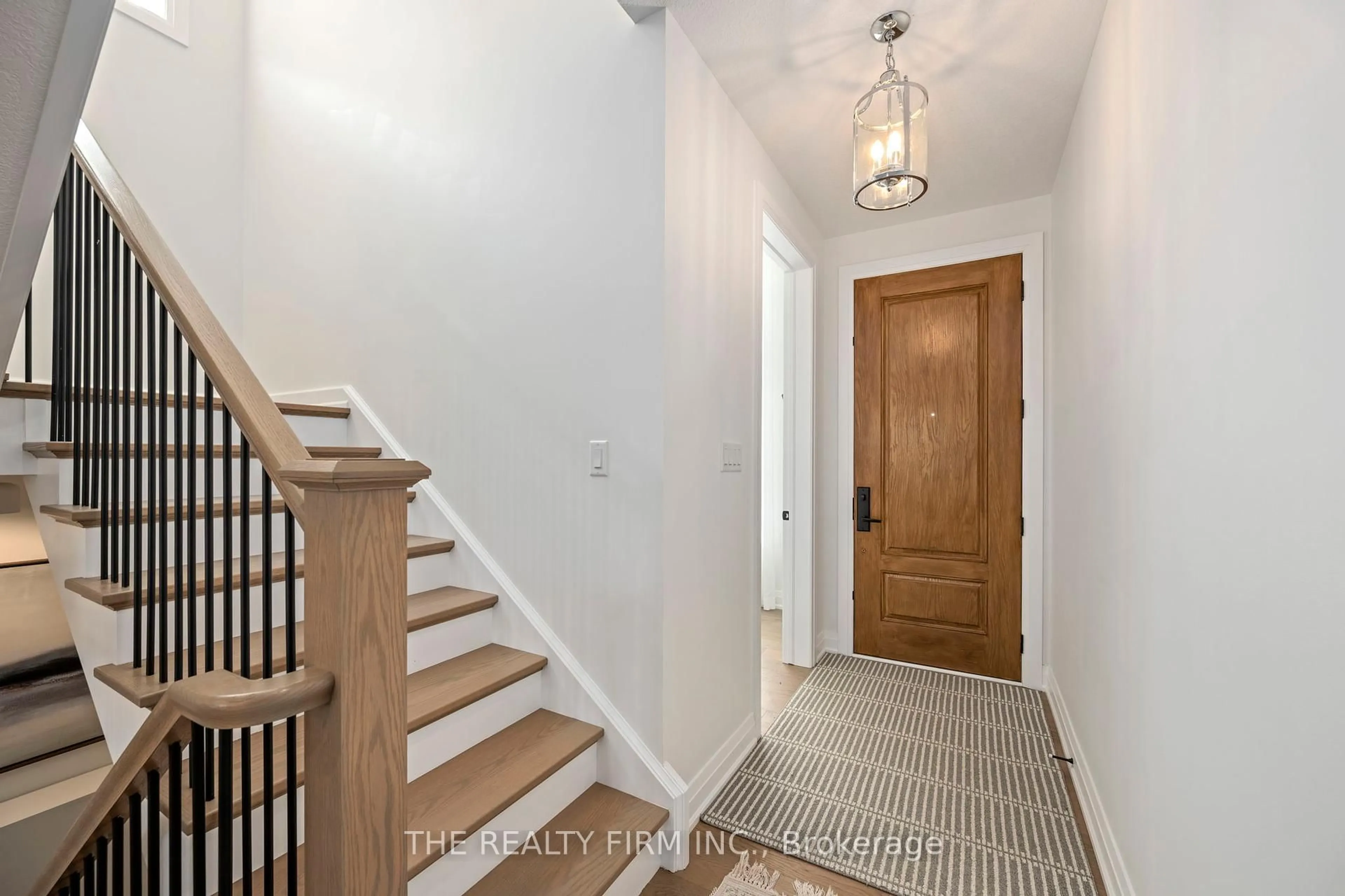 Indoor entryway for 1874 Fountain Grass Dr, London South Ontario N6K 0K7