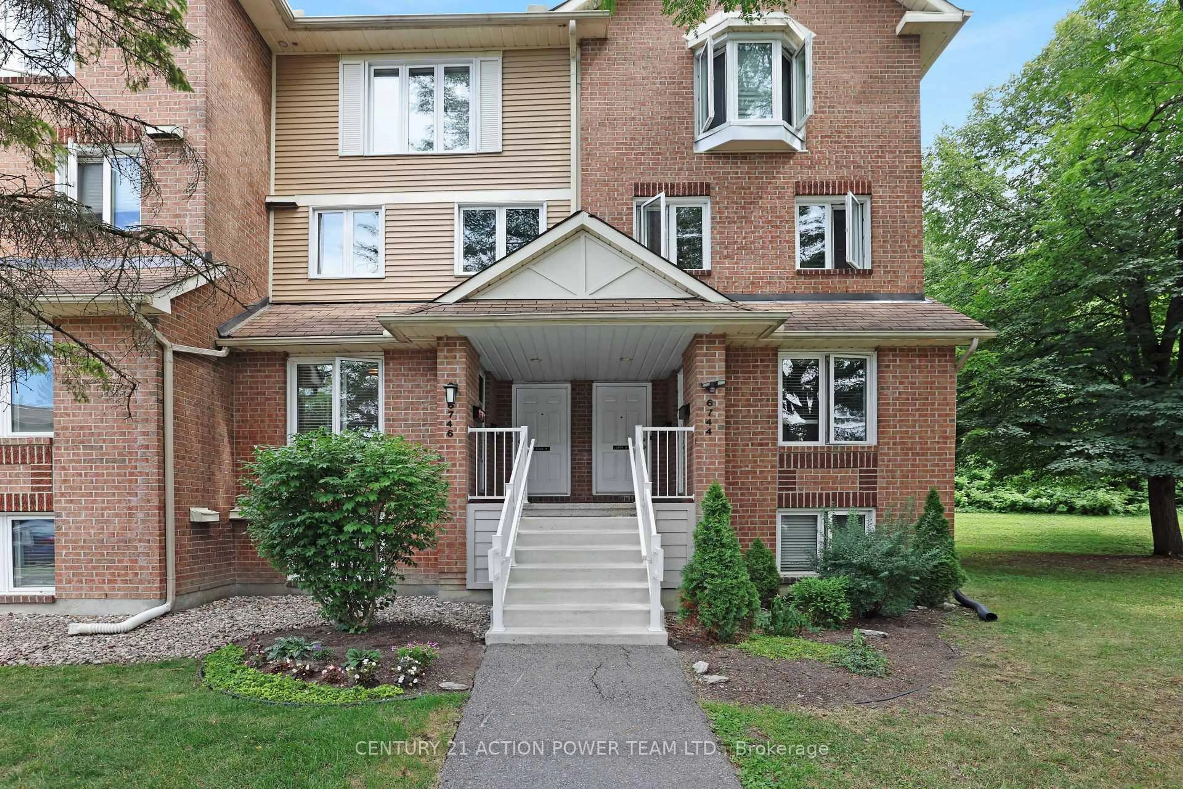 Unknown for 6746 JEANNE D'ARC Blvd #A, Ottawa Ontario K1C 6E9