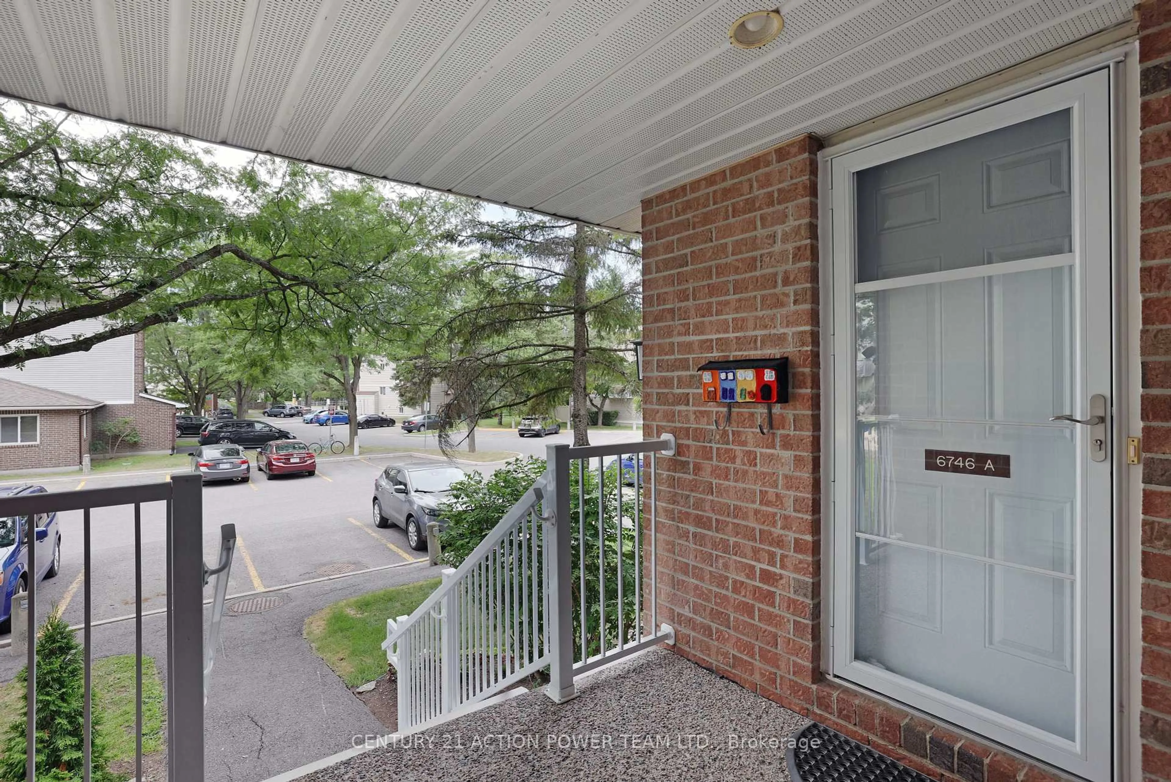 Unknown for 6746 JEANNE D'ARC Blvd #A, Ottawa Ontario K1C 6E9