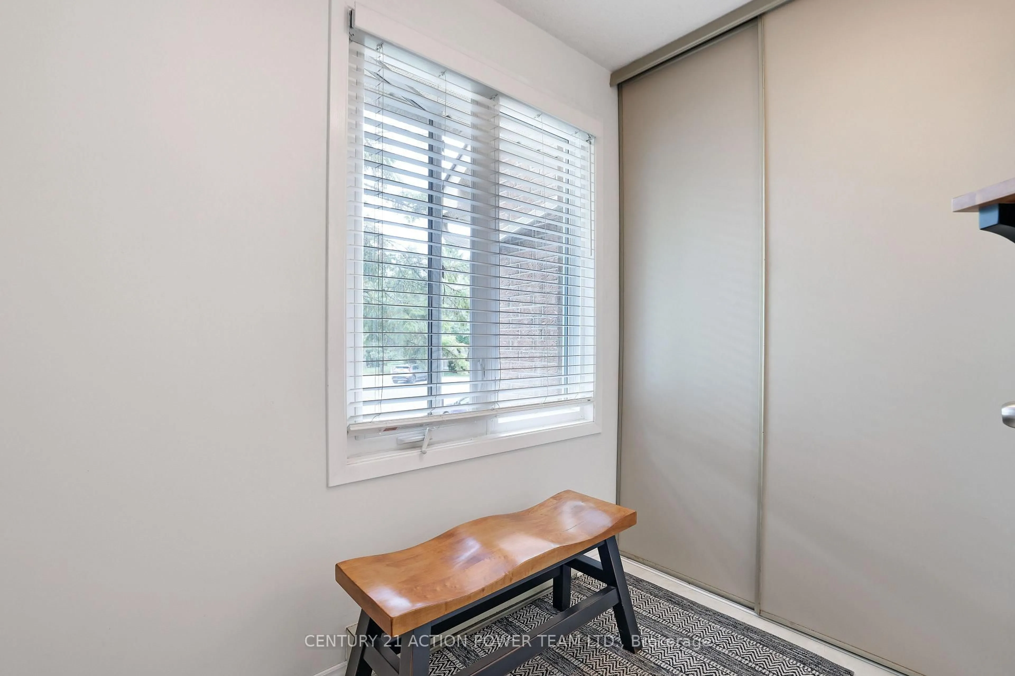 A pic of a room for 6746 JEANNE D'ARC Blvd #A, Ottawa Ontario K1C 6E9