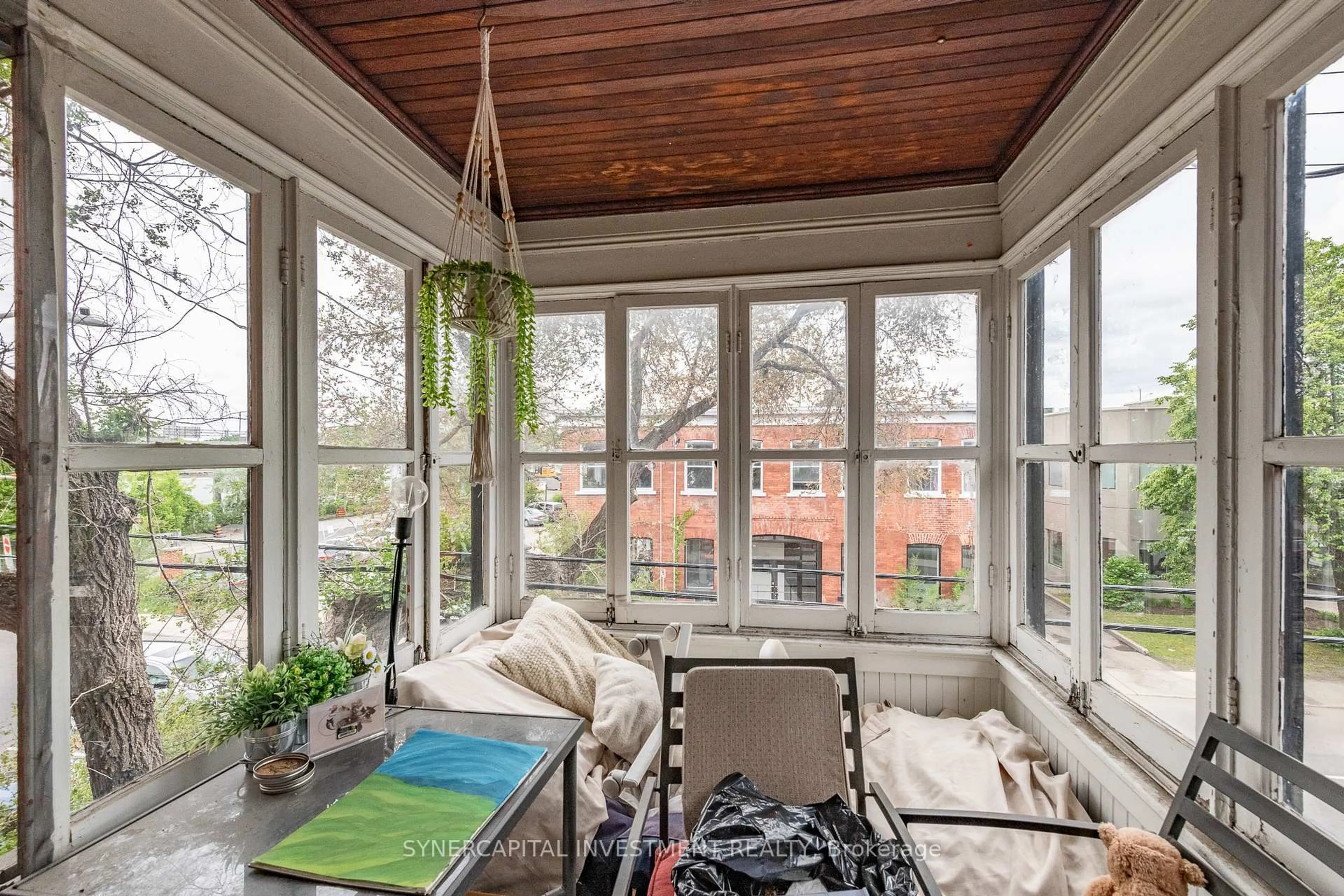 Patio, street for 323 Catherine St, Ottawa Ontario K1R 5T4