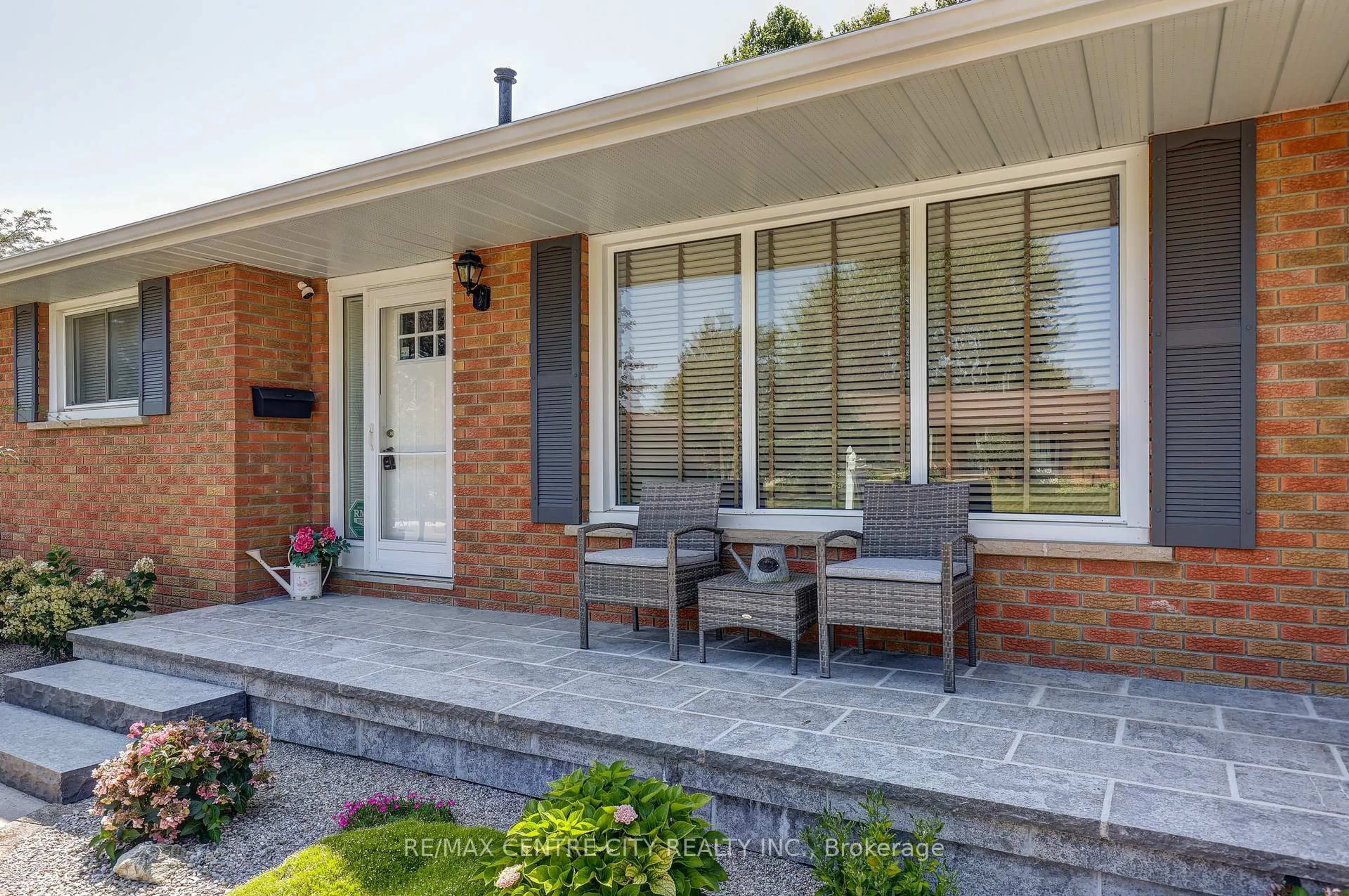 Home with brick exterior material, street for 9 Pullen Ave, St. Thomas Ontario N5R 4T5