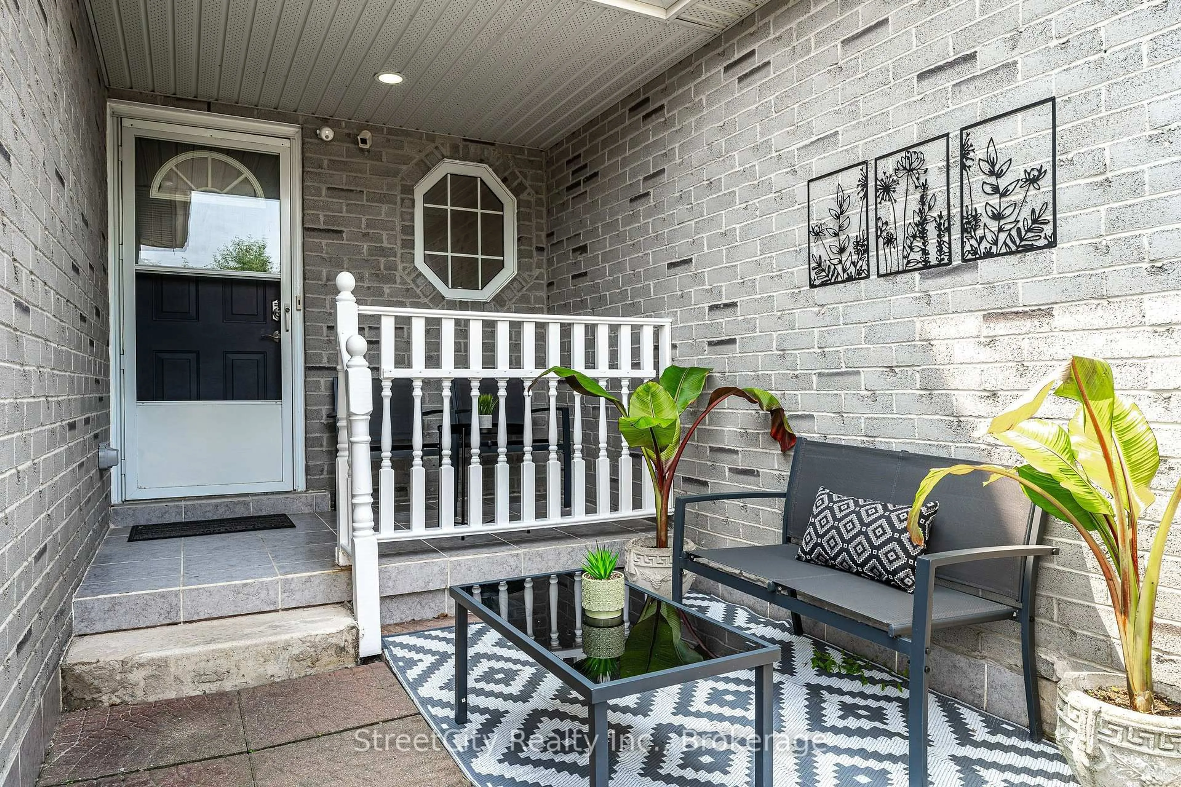 Indoor entryway for 75 Wingfield Ave, Stratford Ontario N5A 7R5