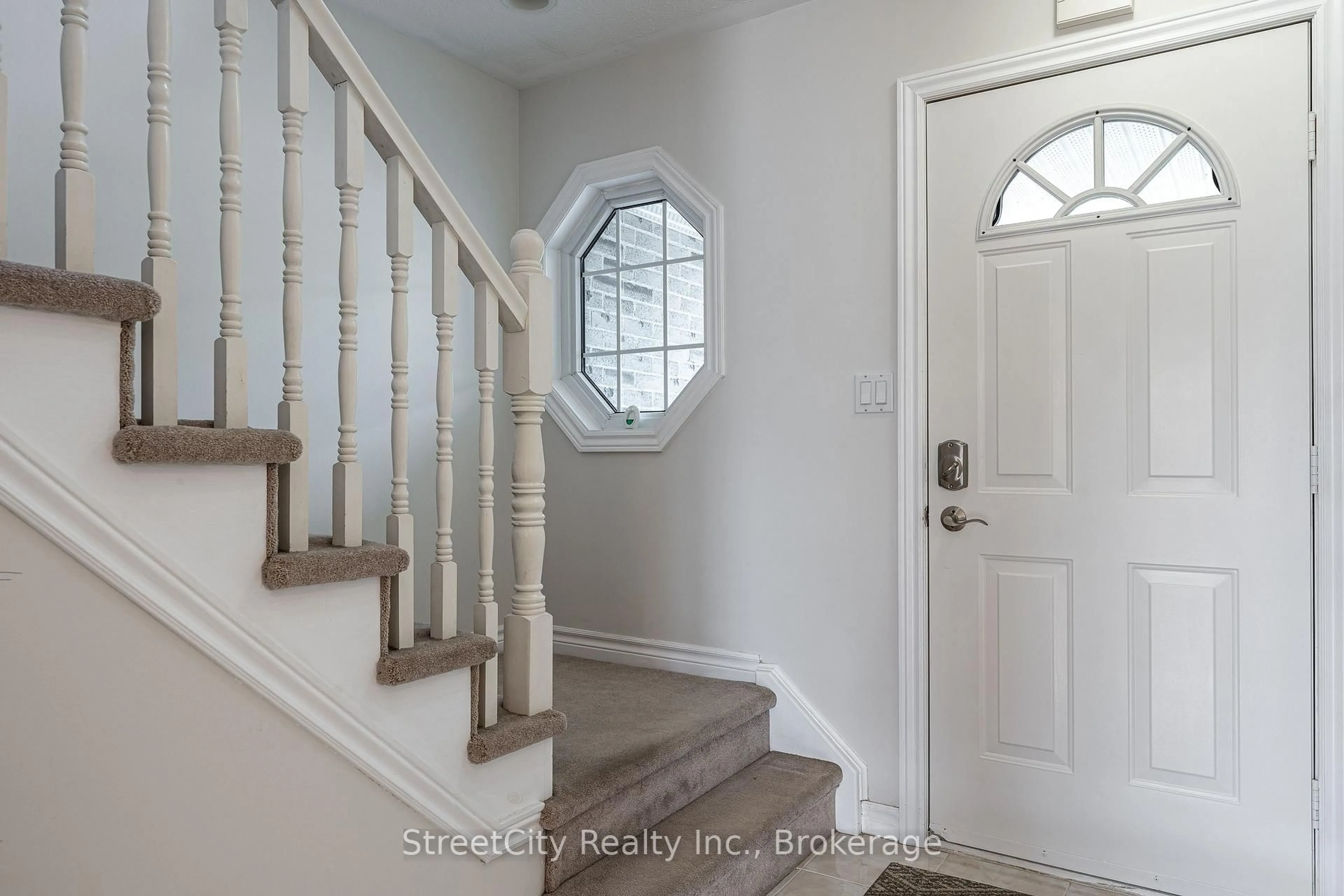 Indoor entryway for 75 Wingfield Ave, Stratford Ontario N5A 7R5