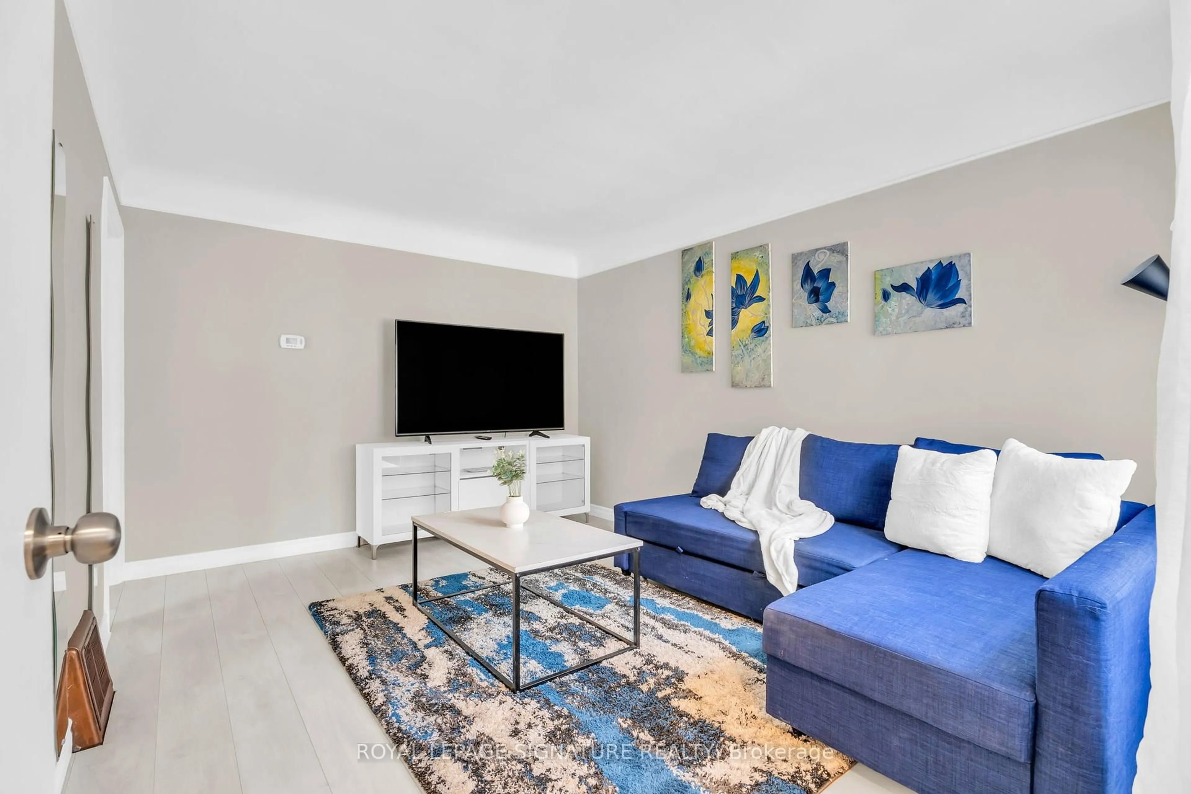 Living room with furniture, unknown for 115 Lancaster St, Kitchener Ontario N2H 4T4