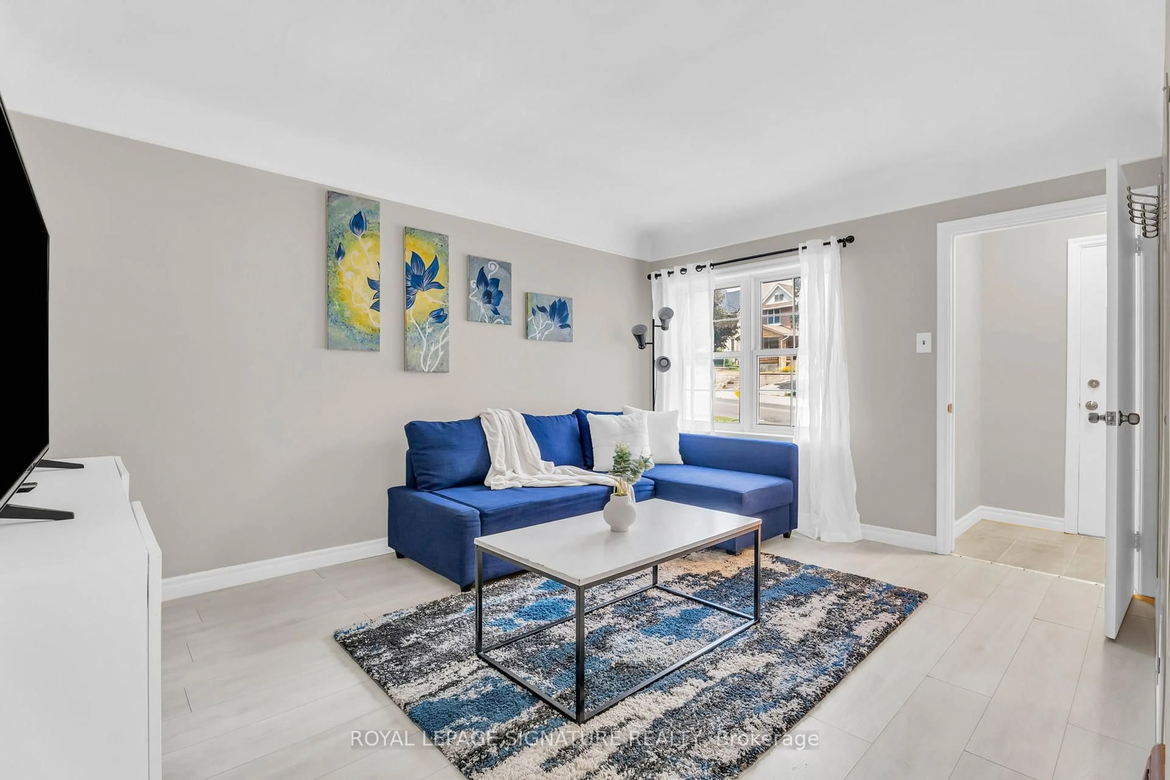 Living room with furniture, unknown for 115 Lancaster St, Kitchener Ontario N2H 4T4