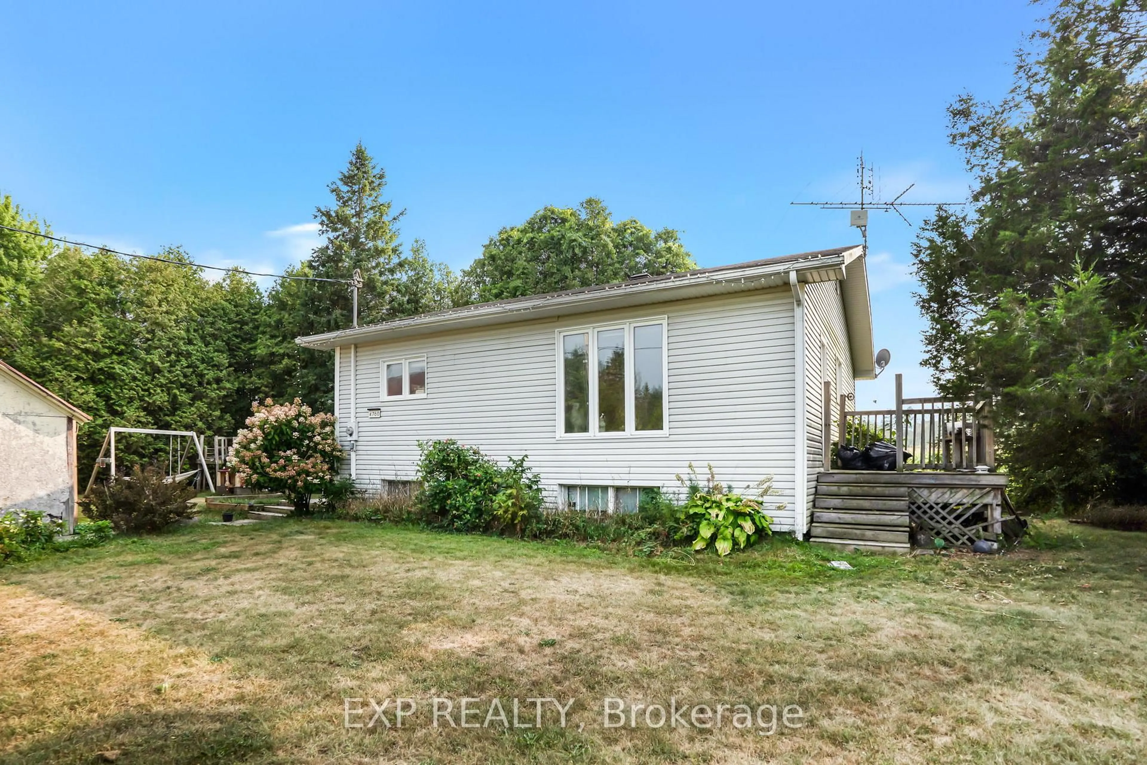 A pic from outside/outdoor area/front of a property/back of a property/a pic from drone, unknown for 4760 Aultsville Rd, South Stormont Ontario K0C 1M0