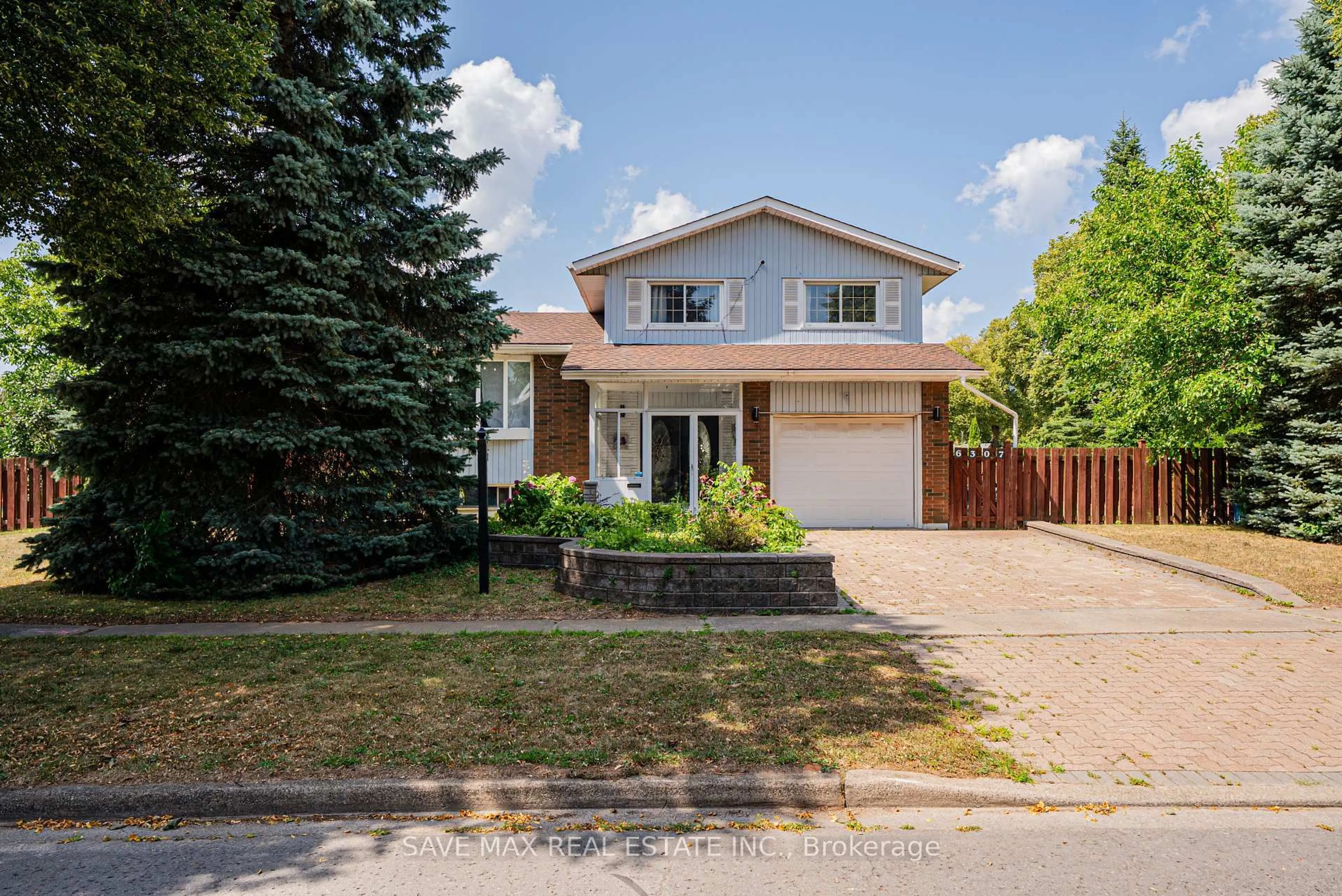 Home with brick exterior material, street for 6307 Carolyn Ave, Niagara Falls Ontario L2E 5H6