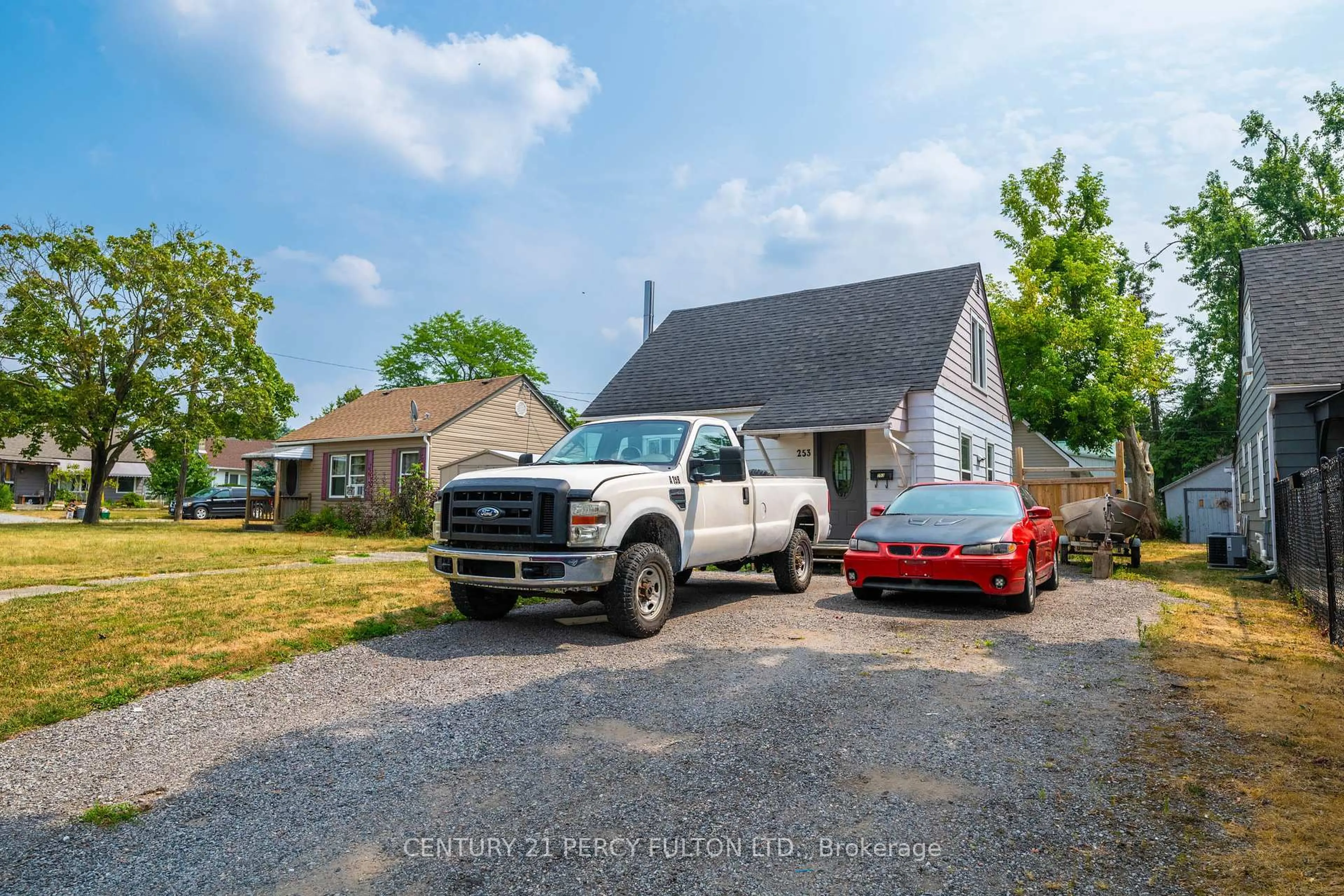 A pic from outside/outdoor area/front of a property/back of a property/a pic from drone, building for 253 Princess Elizabeth Cres, Kawartha Lakes Ontario K9V 1P2
