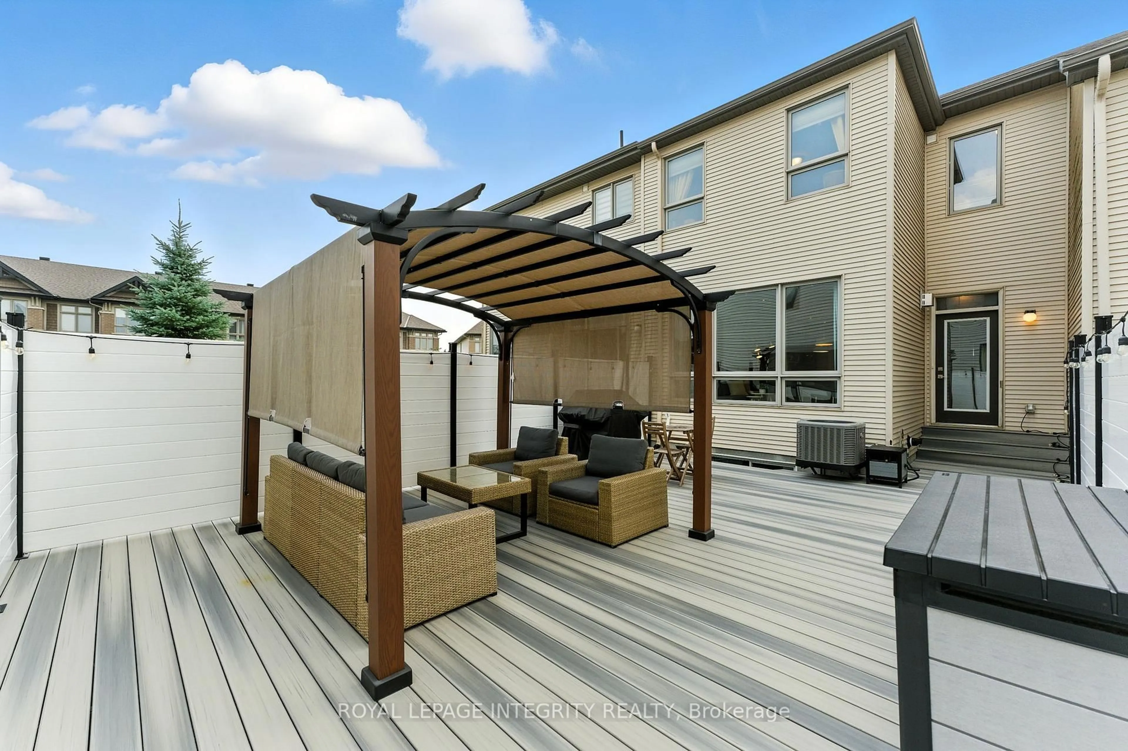 Patio, street for 150 Shinny Ave, Ottawa Ontario K2V 0G3
