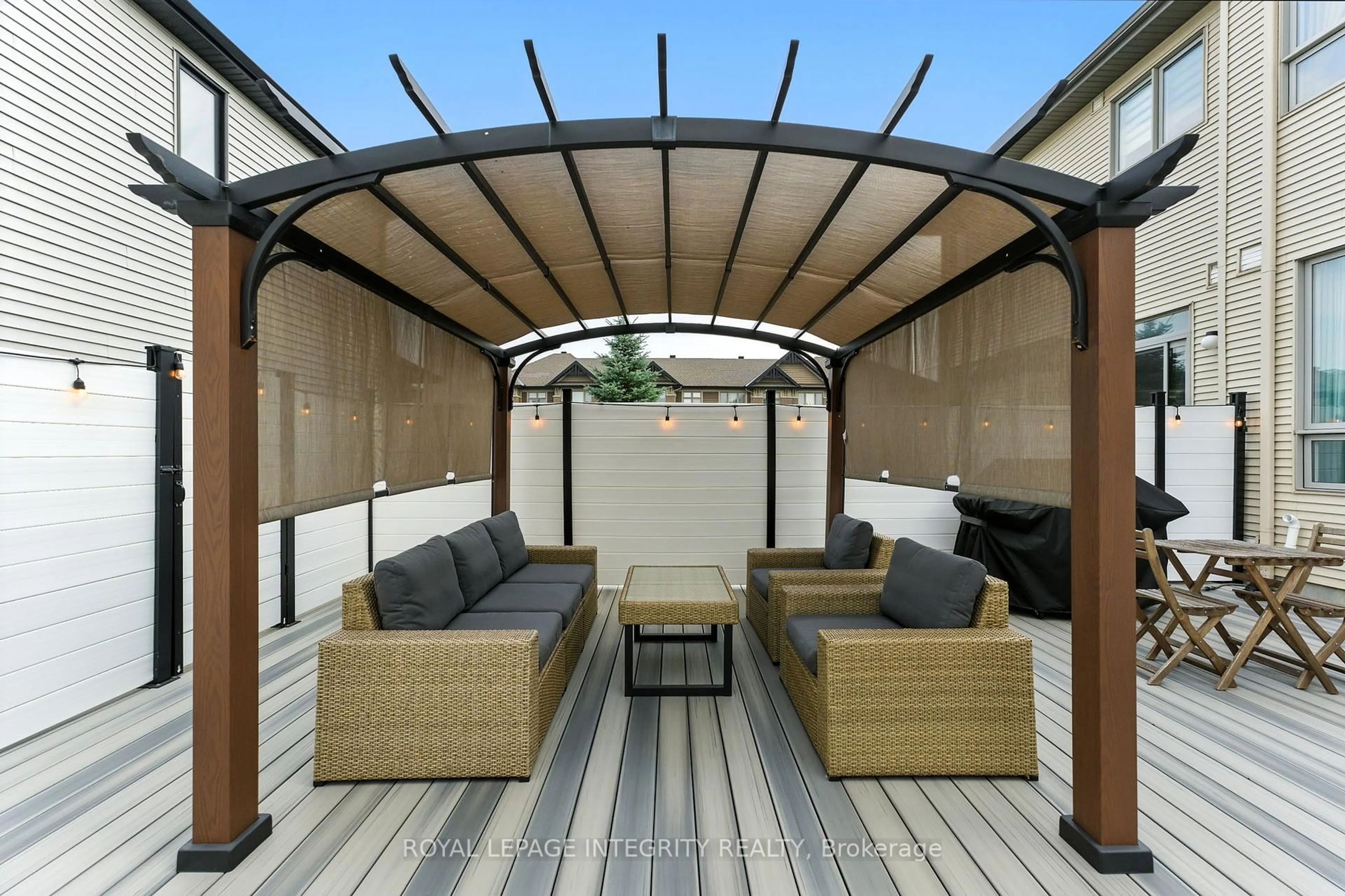 Patio, street for 150 Shinny Ave, Ottawa Ontario K2V 0G3