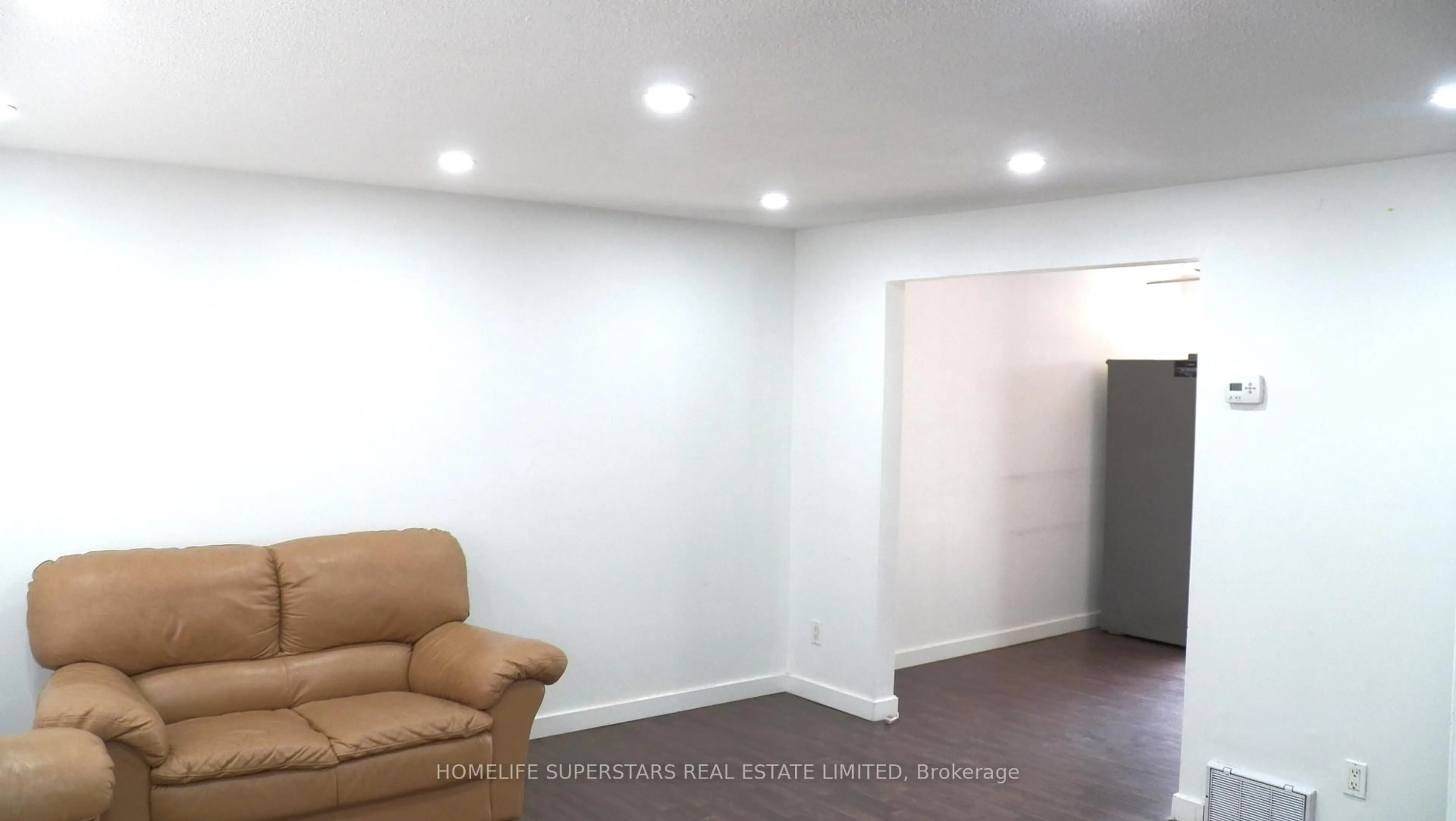 A pic of a room for 513 Parkview Cres #4, Cambridge Ontario N3H 4Z9