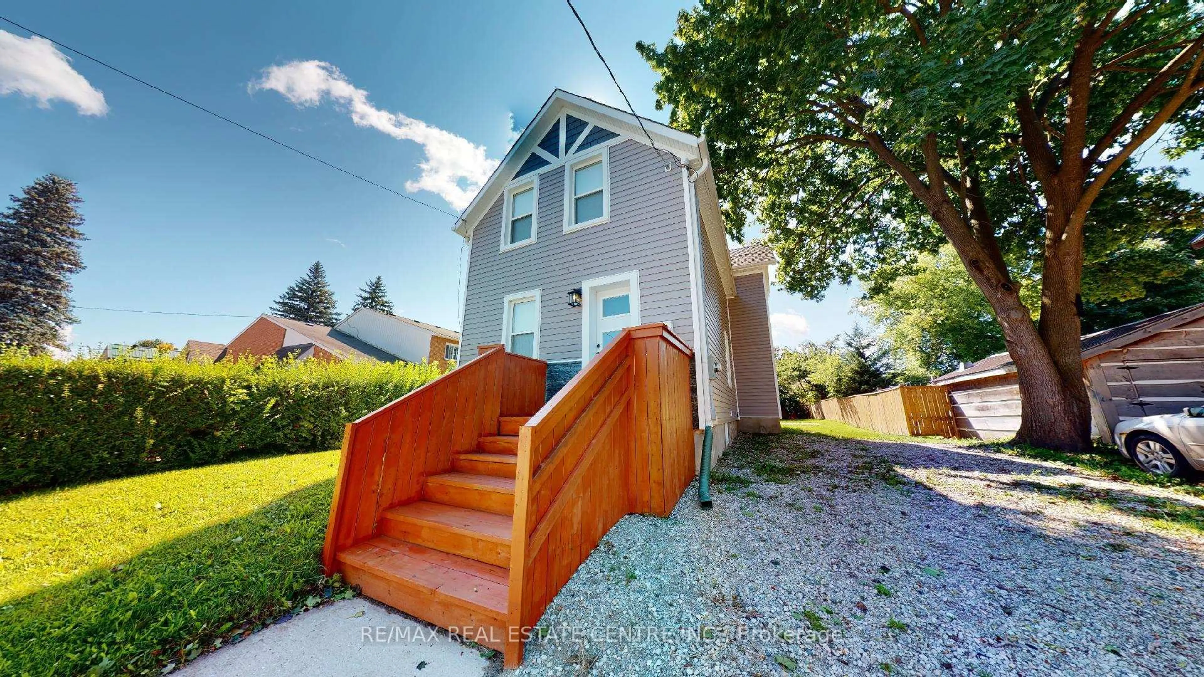 Unknown for 475 11th St, Hanover Ontario N4N 1S9