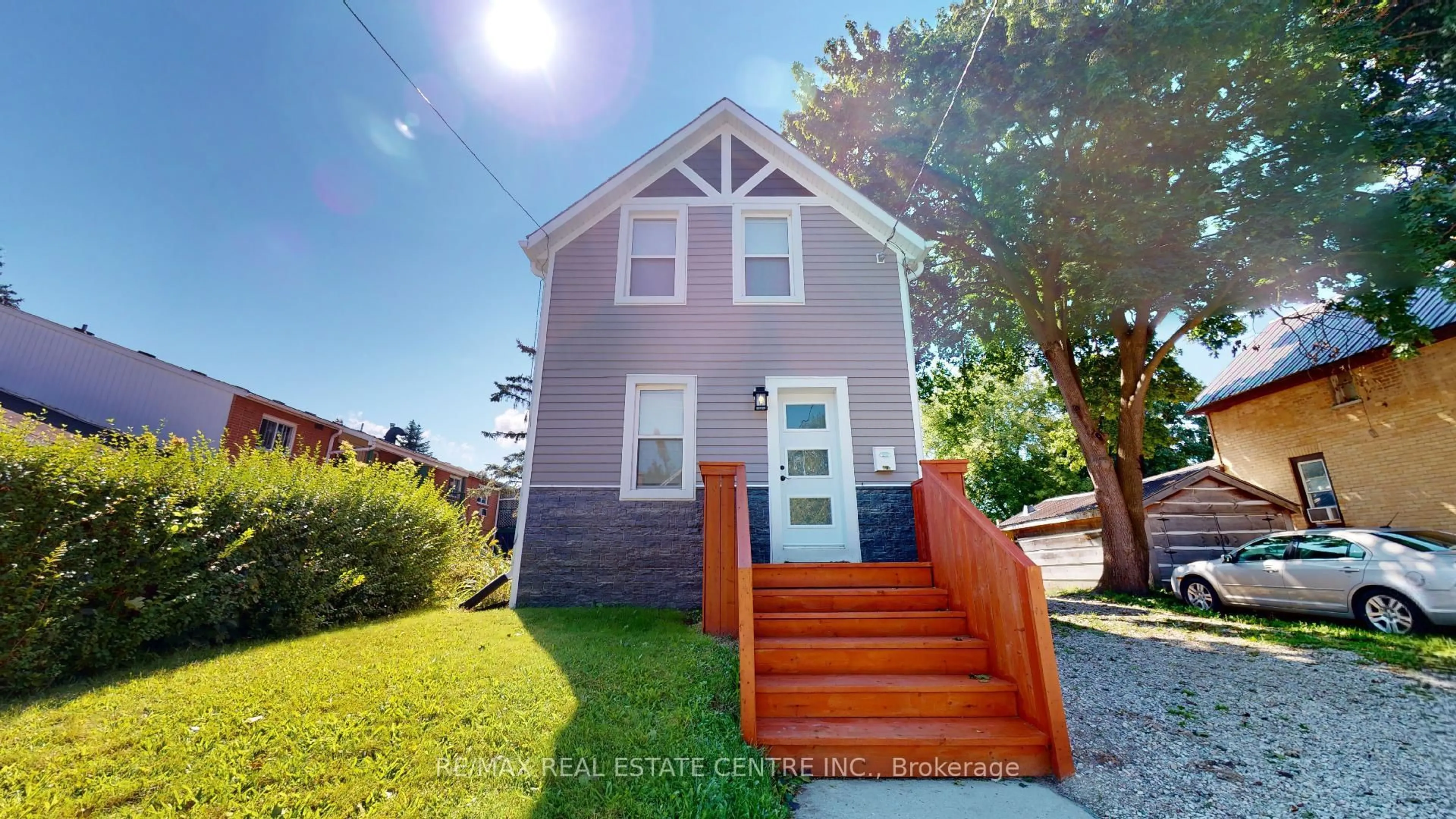 Unknown for 475 11th St, Hanover Ontario N4N 1S9