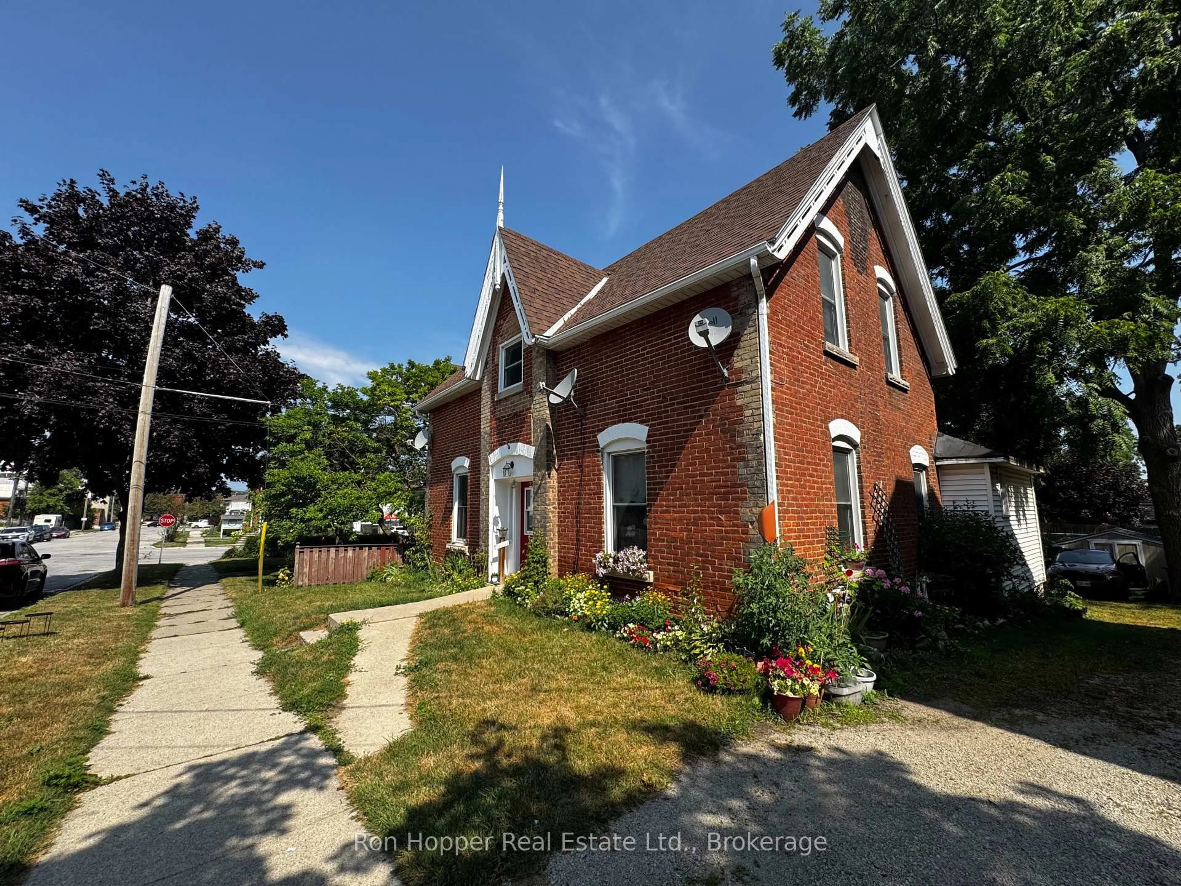 Home with brick exterior material, street for 226 12th Street, Owen Sound Ontario N4K 1V8
