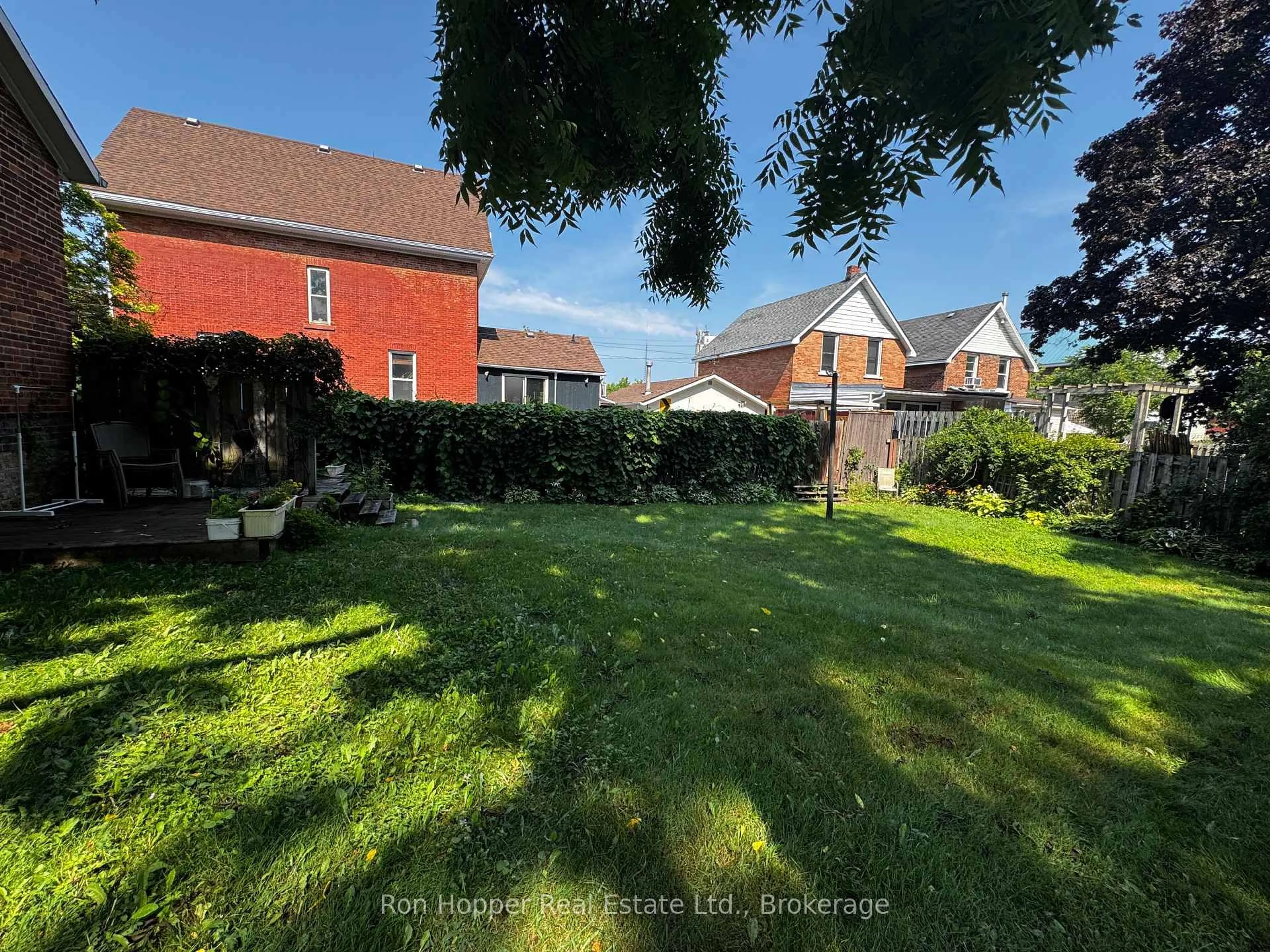 A pic from outside/outdoor area/front of a property/back of a property/a pic from drone, street for 226 12th Street, Owen Sound Ontario N4K 1V8