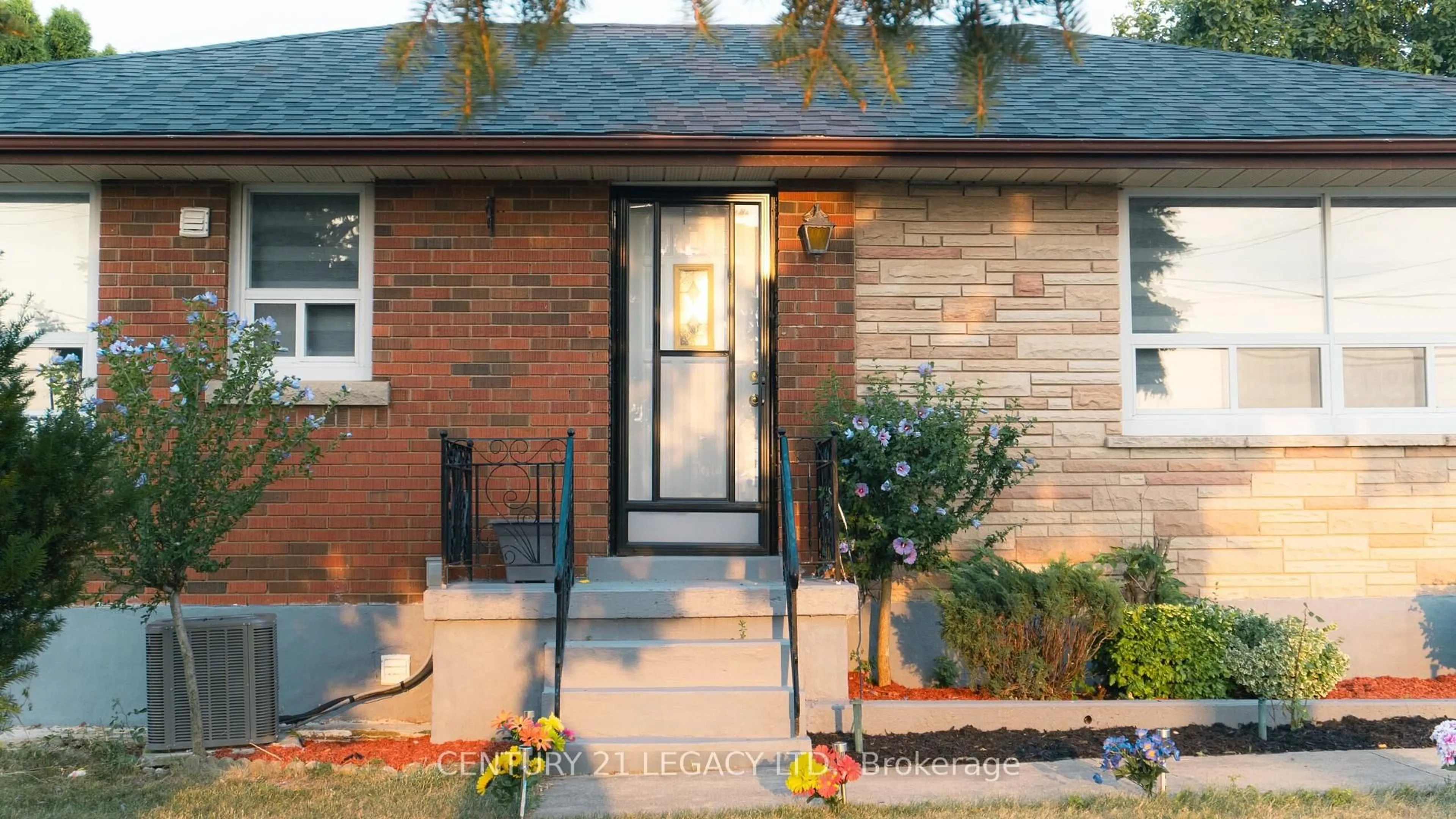 Home with brick exterior material, street for 348 Millen Rd, Hamilton Ontario L8E 2H2
