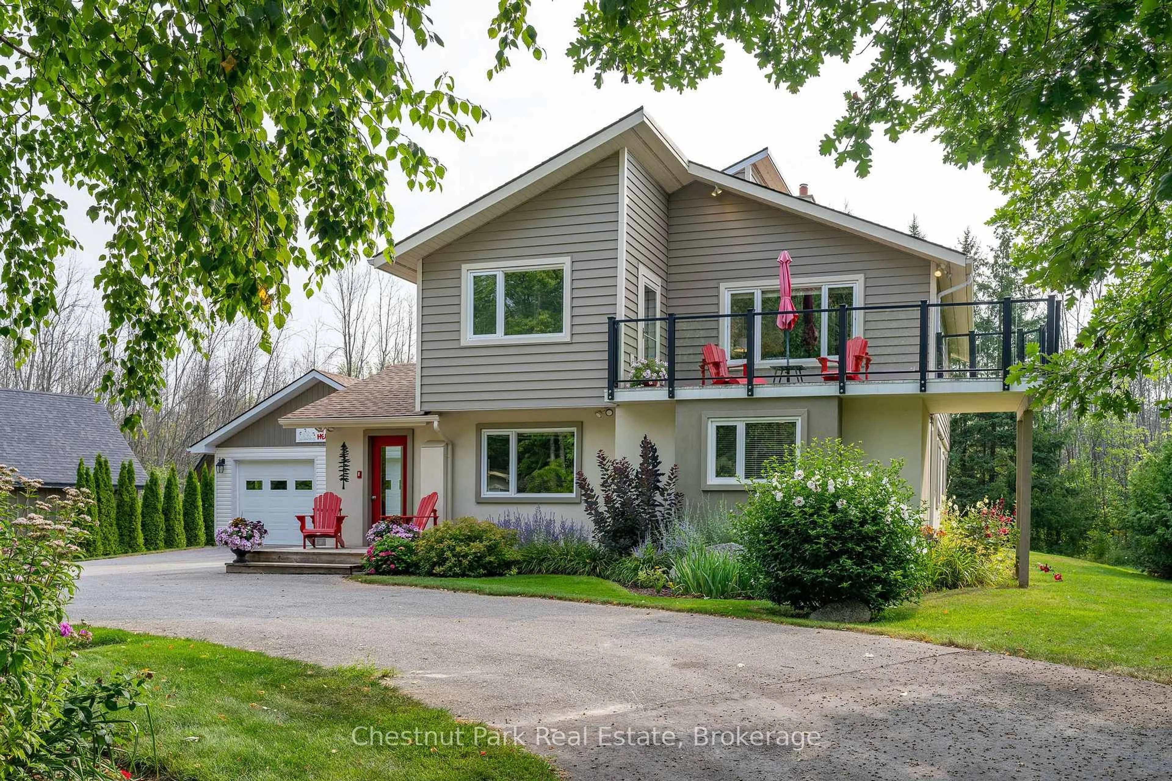 Home with vinyl exterior material, street for 119 Martin Grve, Blue Mountains Ontario L9Y 0N5