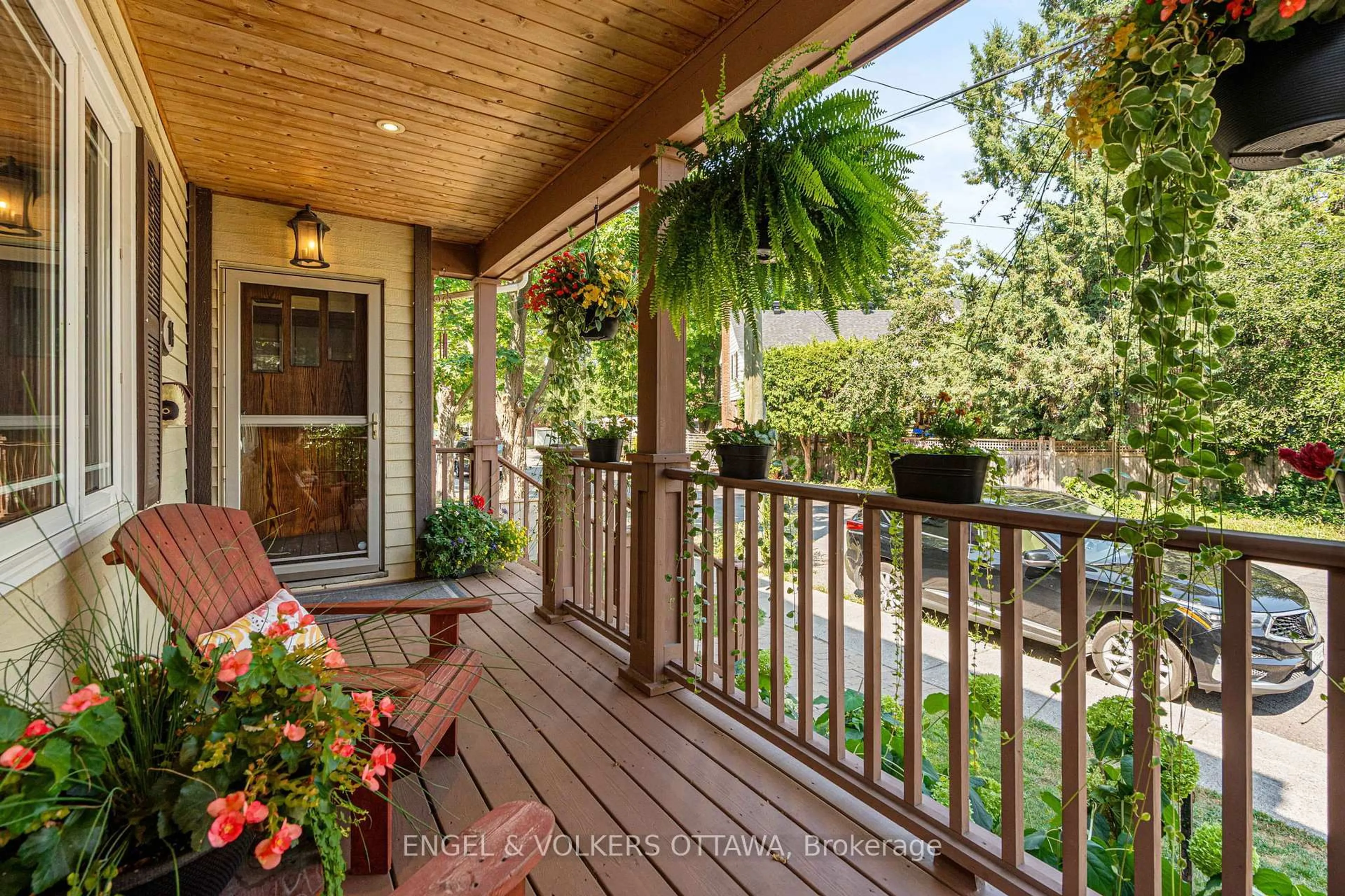 Patio, street for 14 Cameron Ave, Ottawa Ontario K1S 0W7
