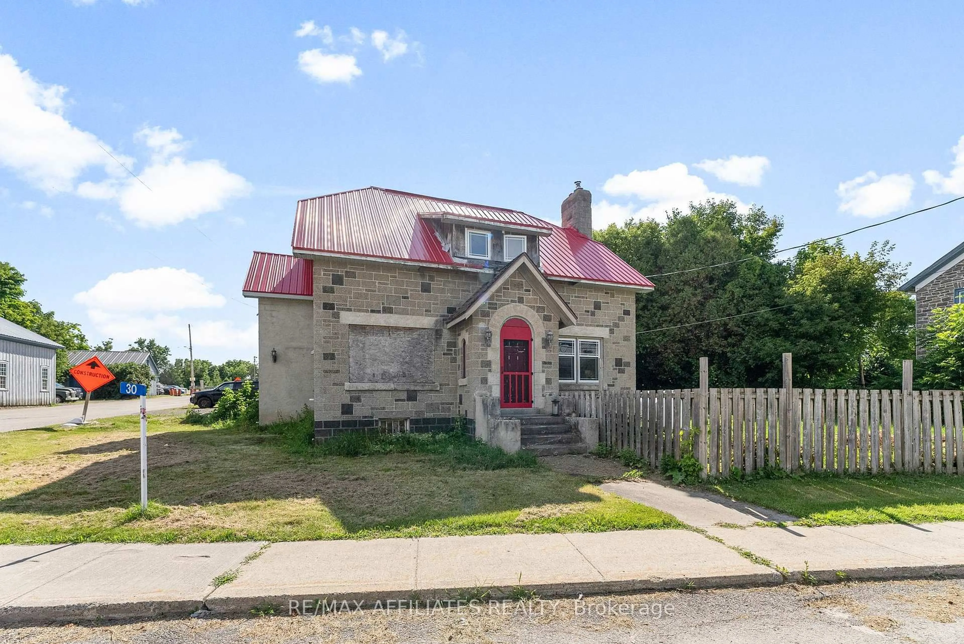 Unknown for 30 Bennett St, Edwardsburgh/Cardinal Ontario K0E 1X0
