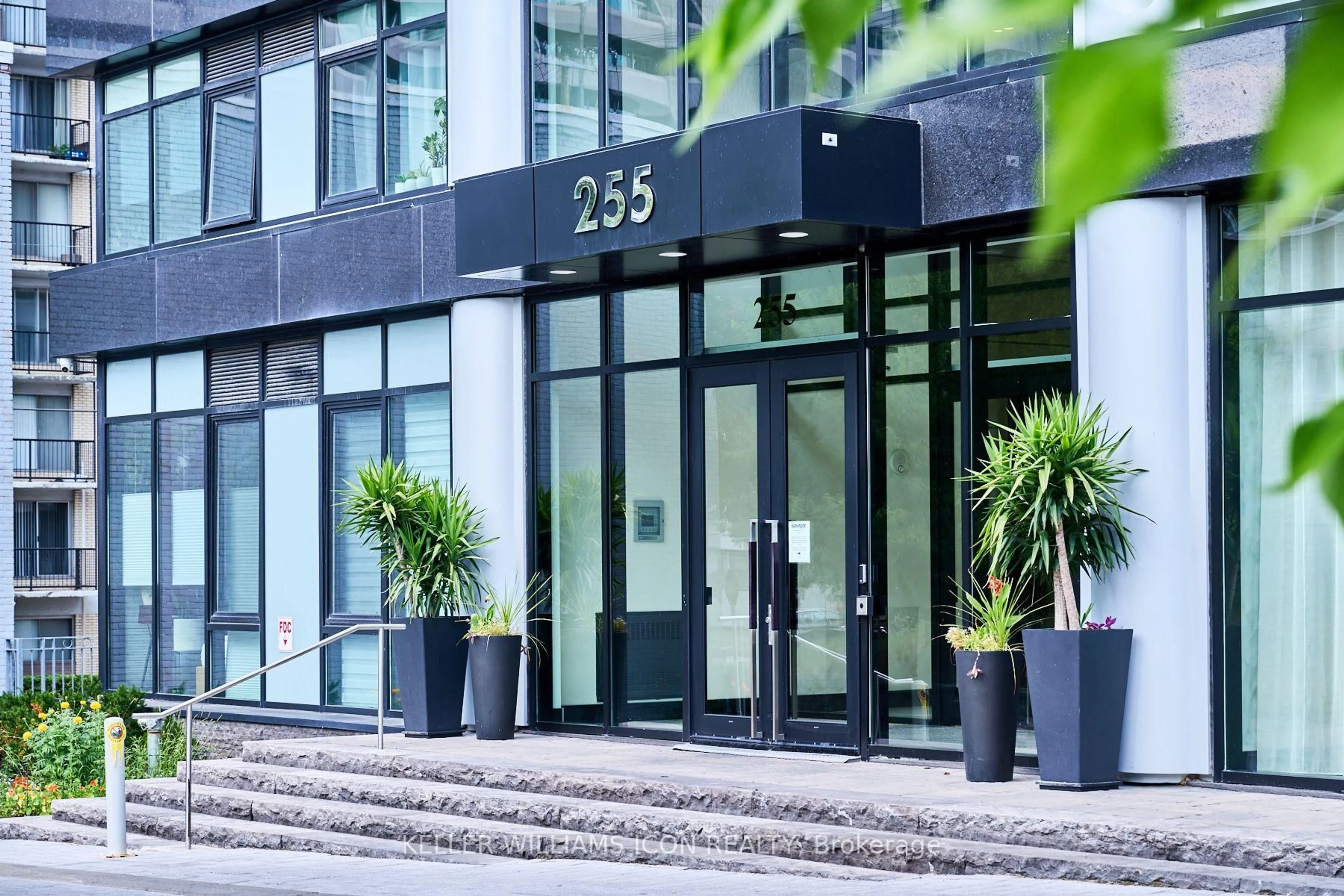 Indoor foyer for 255 Bay St #1707, Ottawa Ontario K1R 0C5