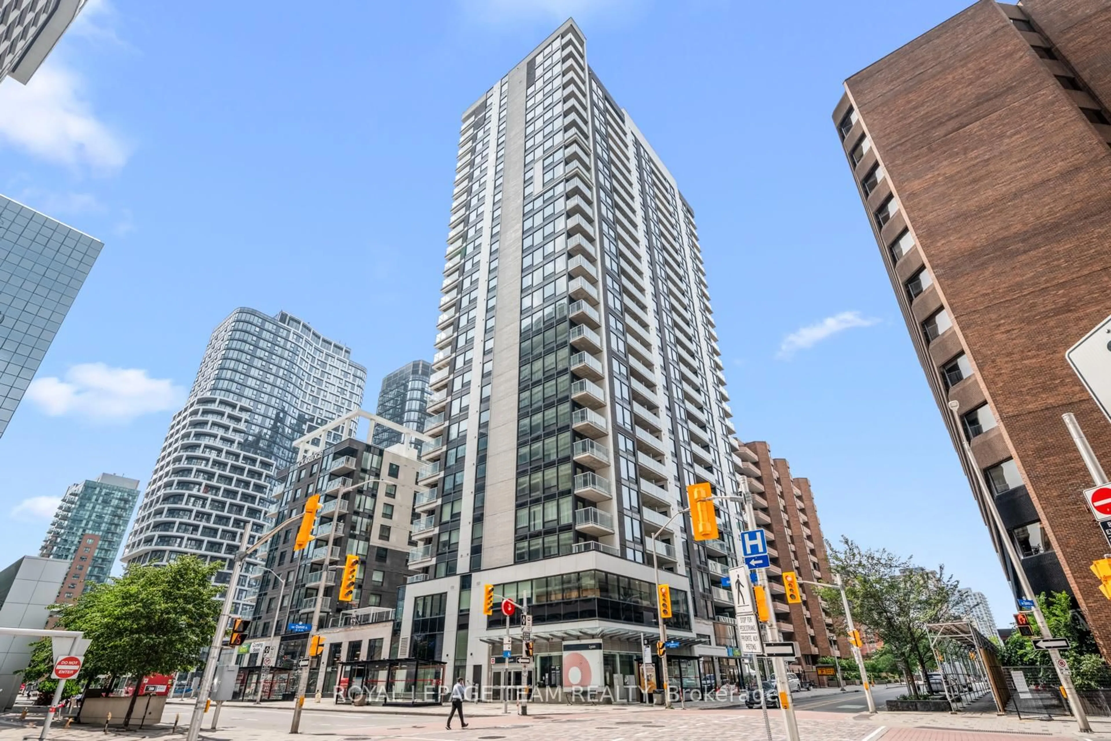 Patio, unknown for 340 Queen St #2603, Ottawa Ontario K1R 0G1