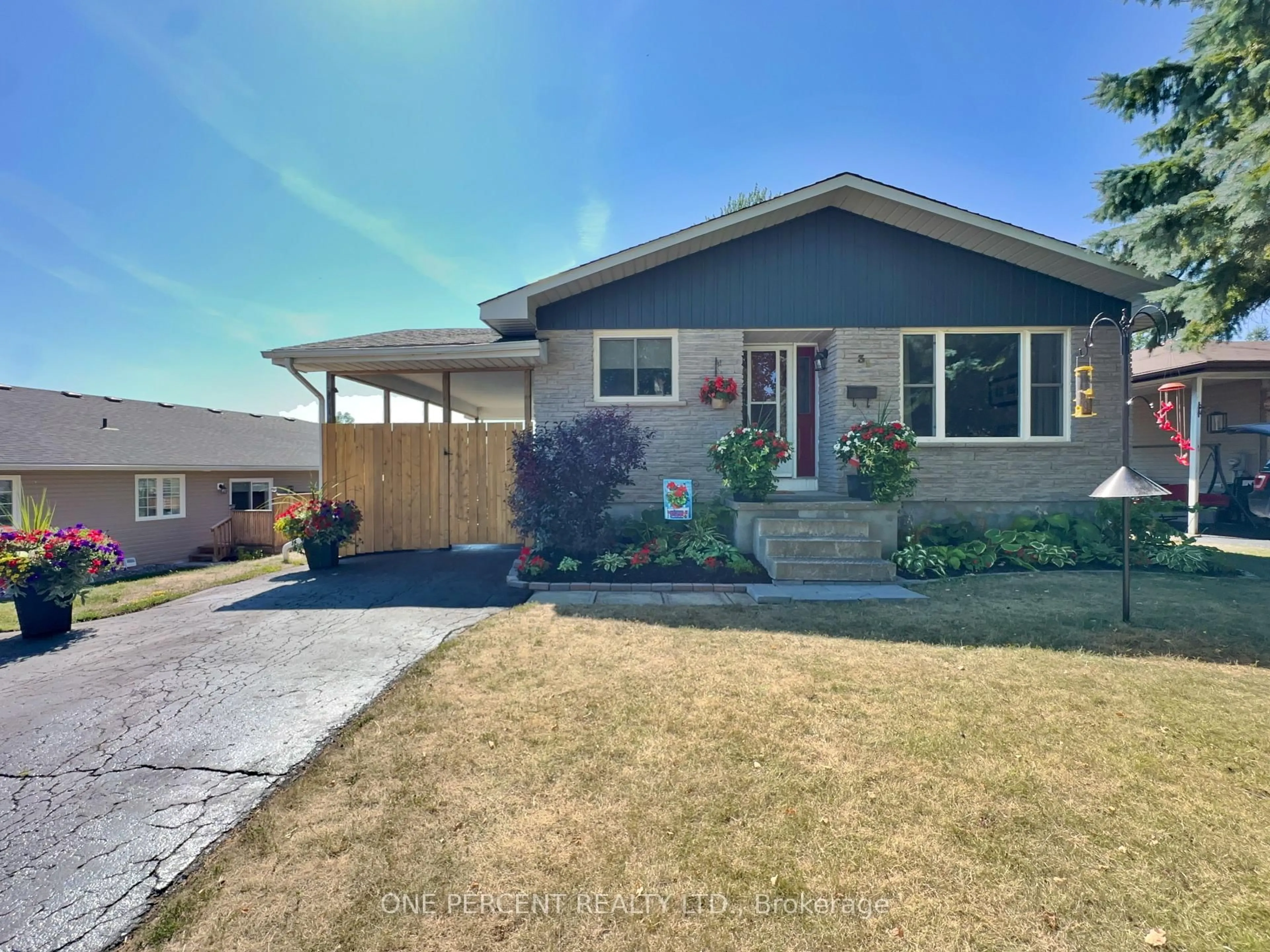 Home with vinyl exterior material, street for 31 REID St, Greater Napanee Ontario K7R 3T9