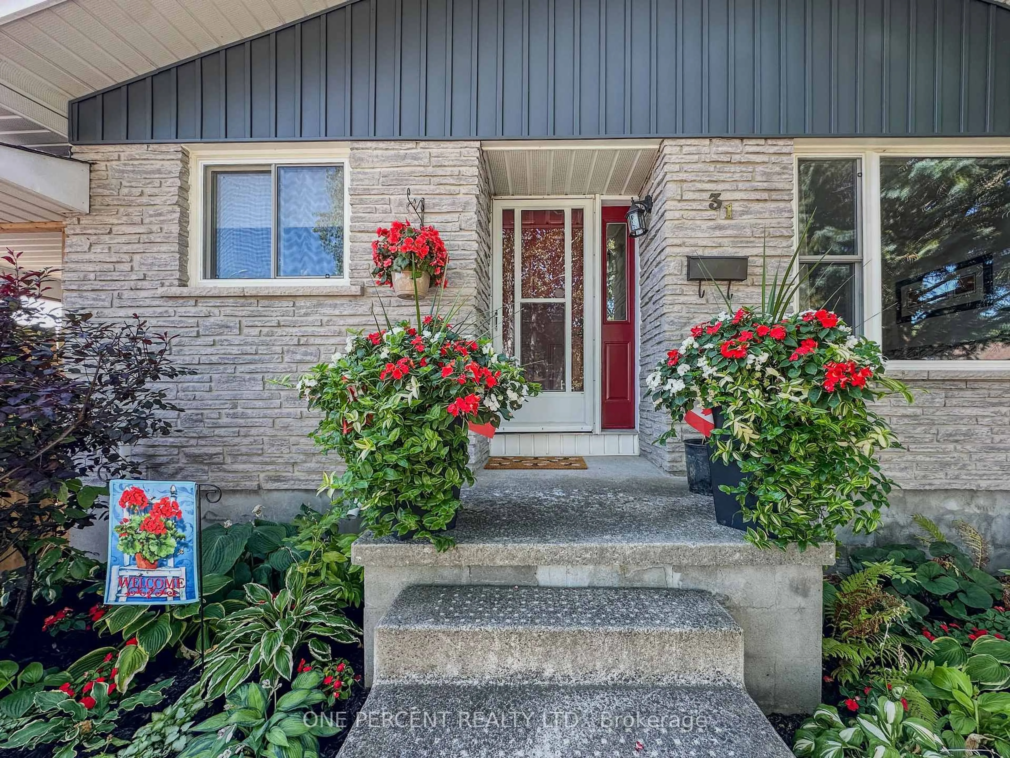 Indoor entryway for 31 REID St, Greater Napanee Ontario K7R 3T9