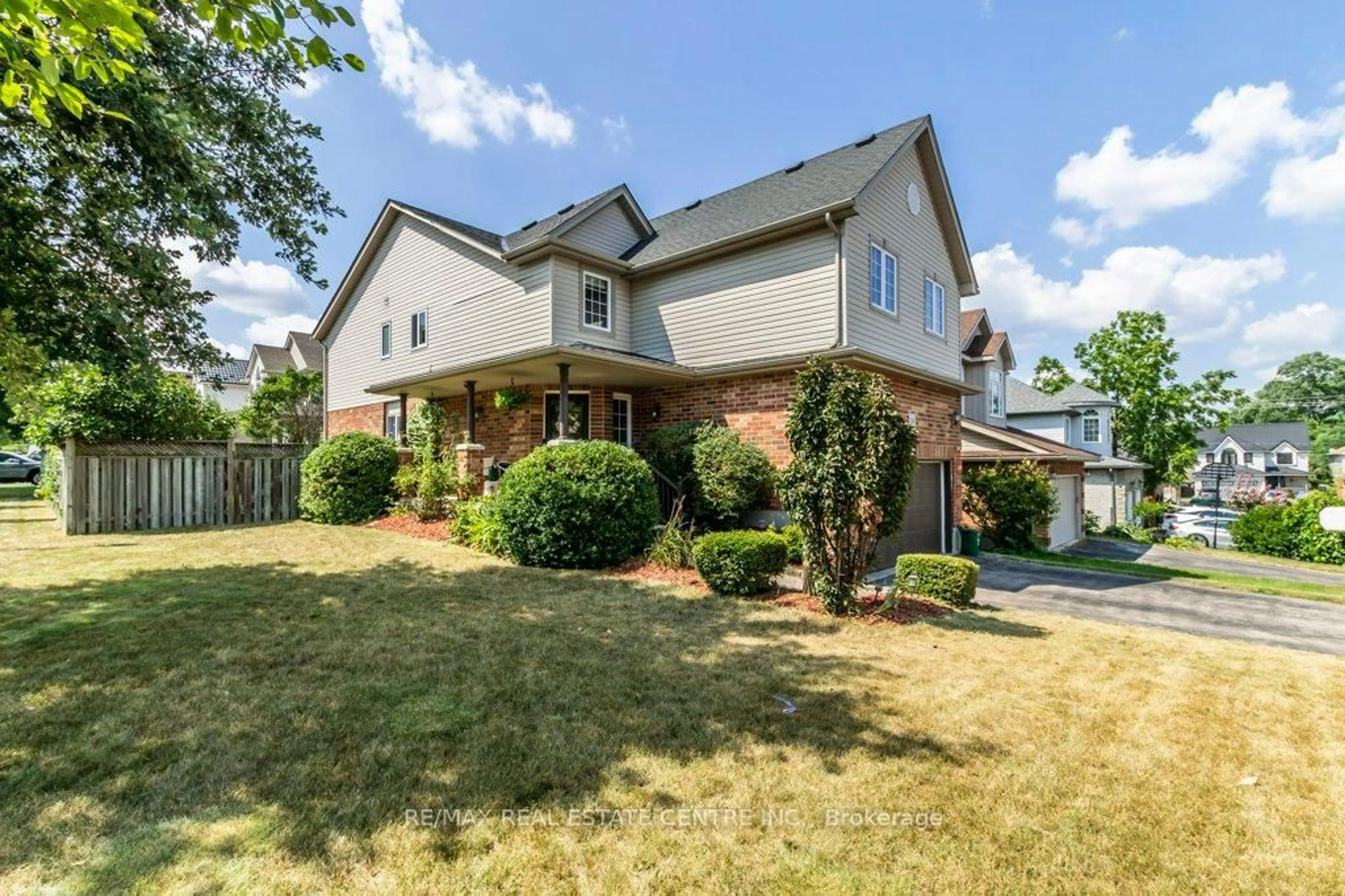 Home with brick exterior material, street for 19 Apple Ridge Dr, Kitchener Ontario N2P 2S2