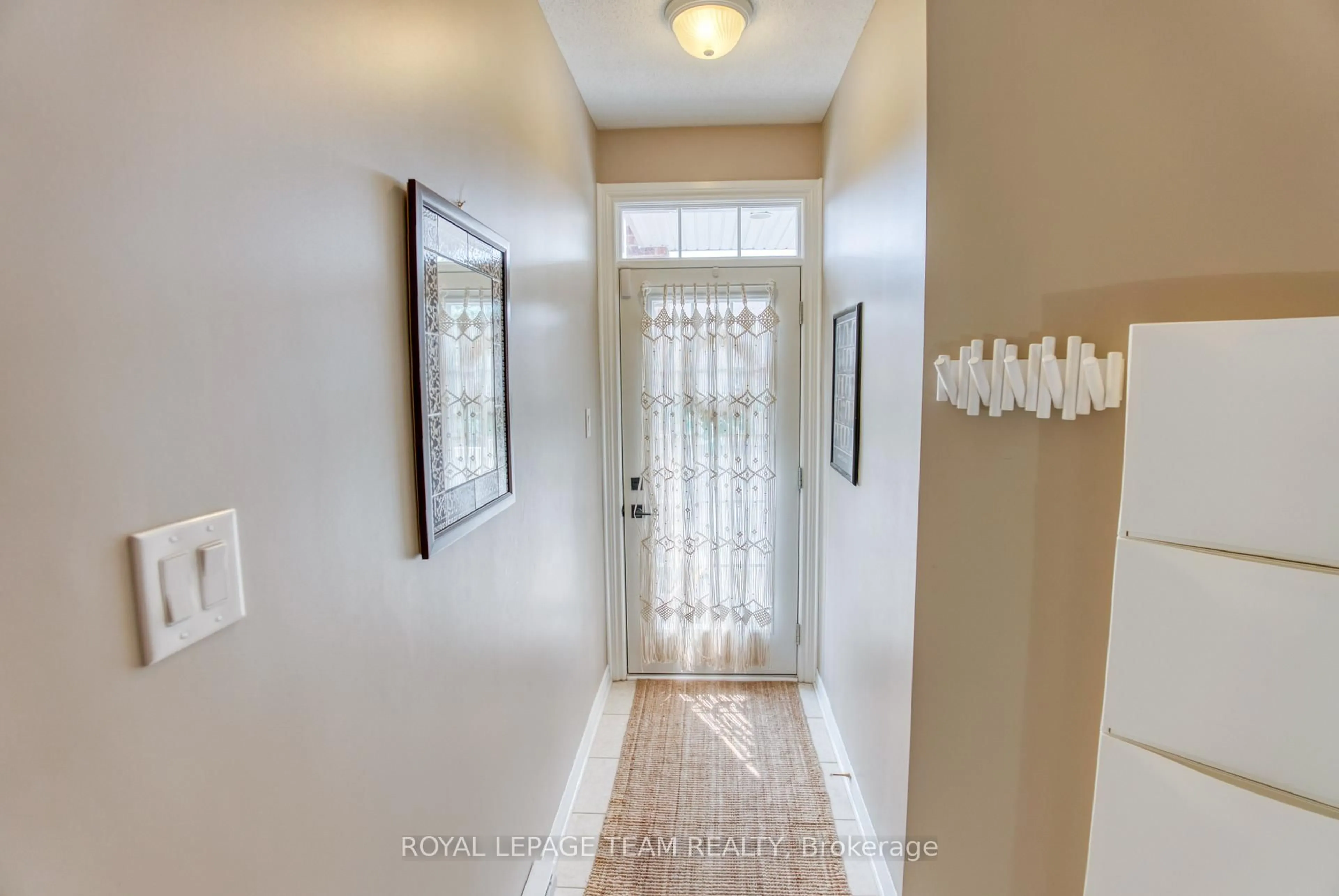Indoor entryway for 159 Eye Bright Cres, Ottawa Ontario K1V 2K6