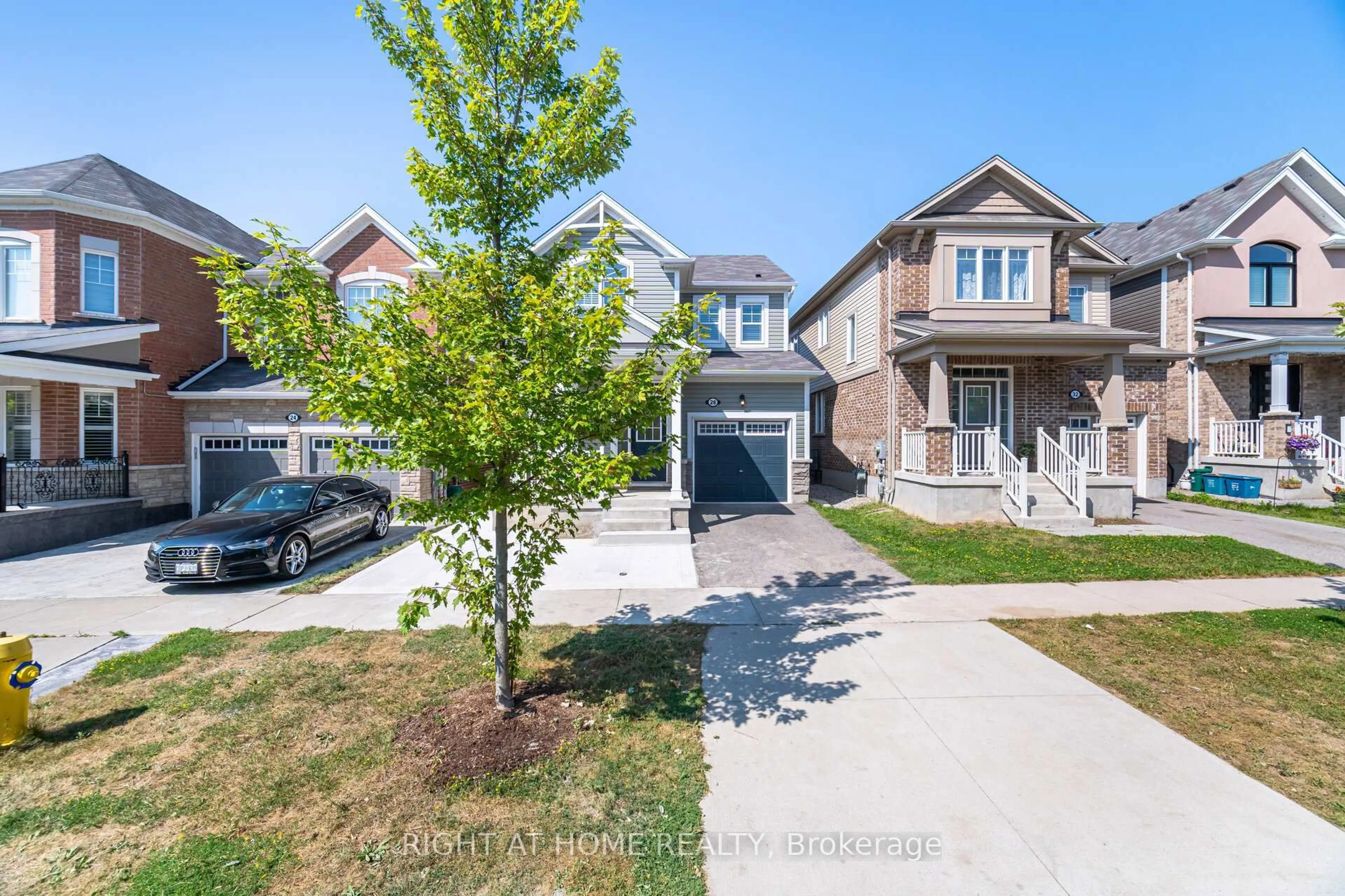 A pic from outside/outdoor area/front of a property/back of a property/a pic from drone, street for 28 Pickett Pl, Cambridge Ontario N3E 0B4