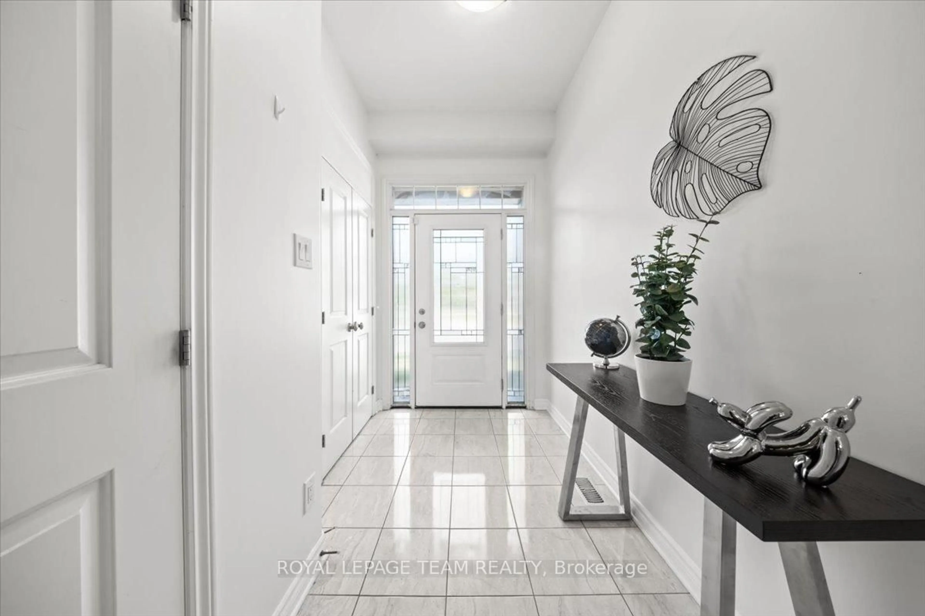 Indoor entryway for 244 Fergus Cres, Ottawa Ontario K2J 3L7