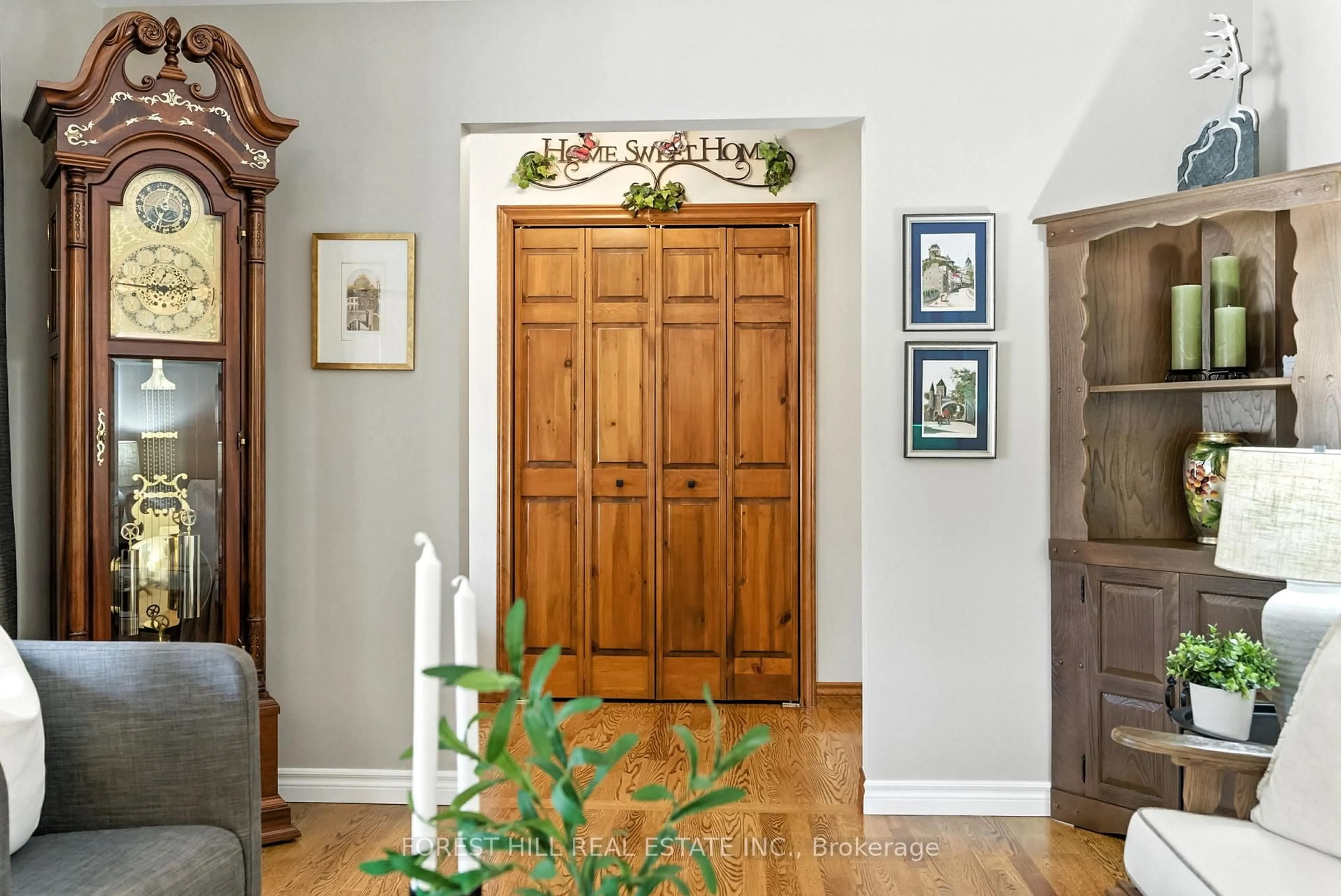 Indoor entryway for 53 Nurse Ave, Selwyn Ontario K0L 1T0