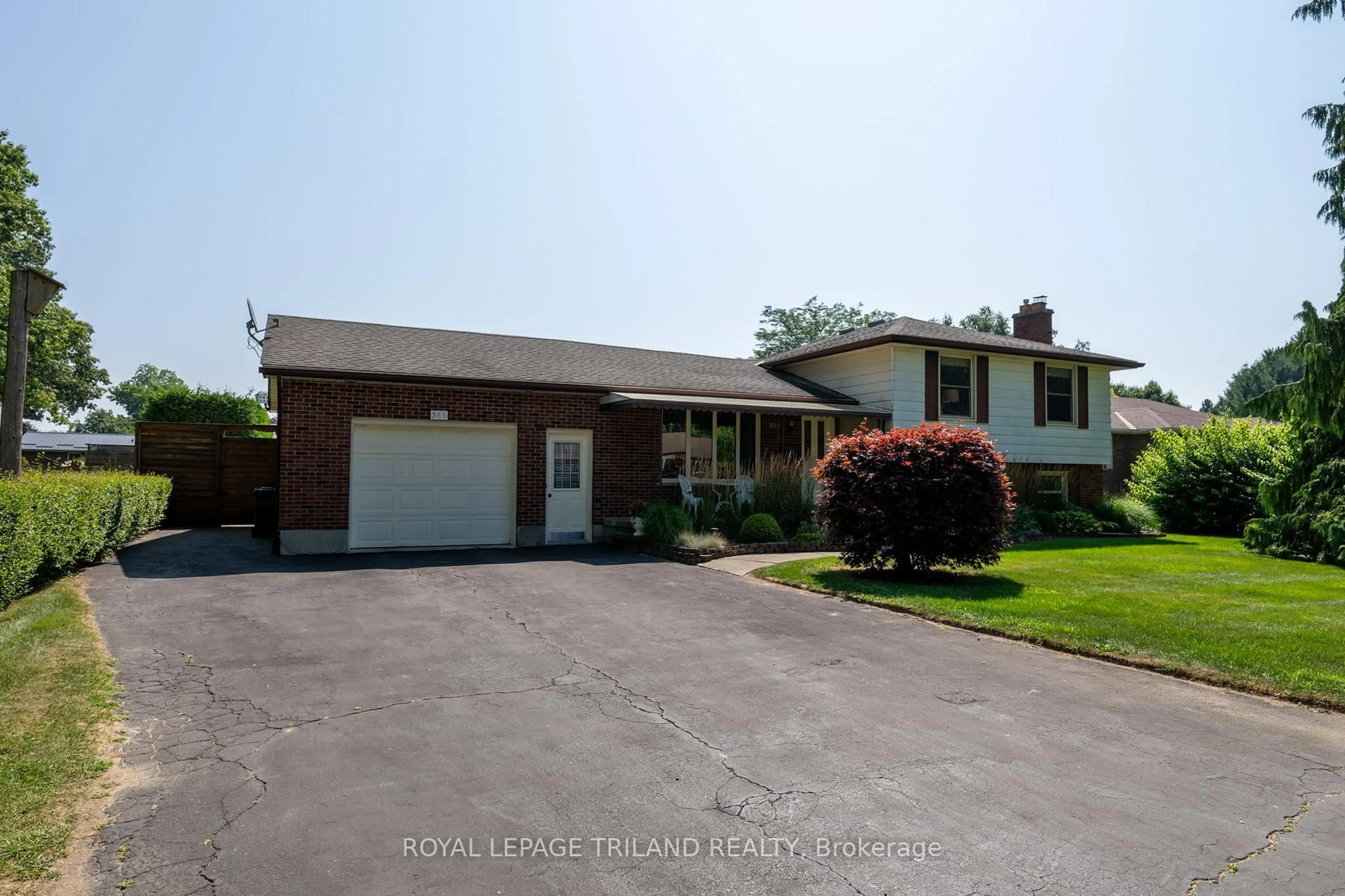Unknown for 385 Beamish St, Central Elgin Ontario N5L 1H5