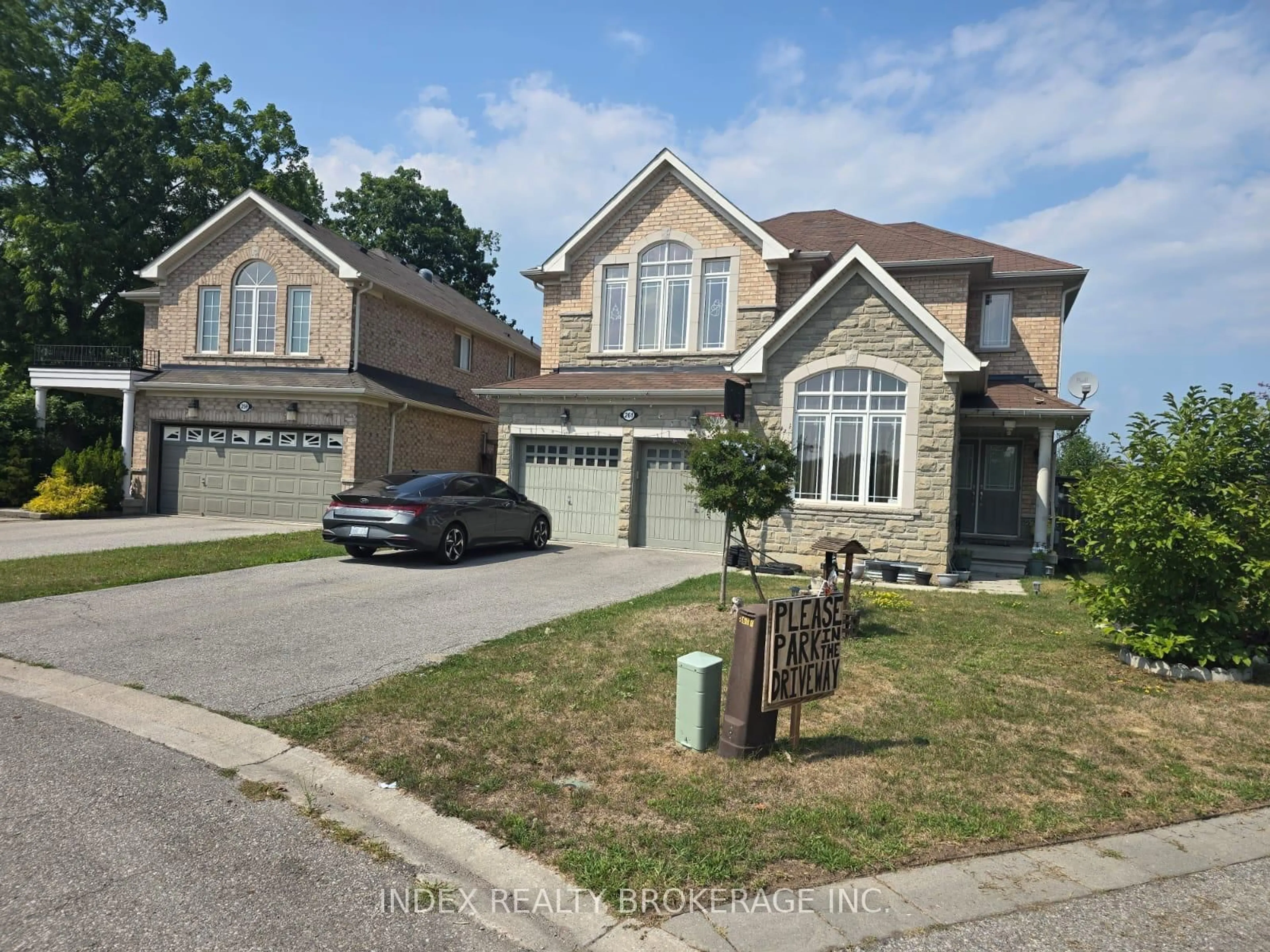 Unknown for 261 Thomas Ave, Brantford Ontario N3S 0E1