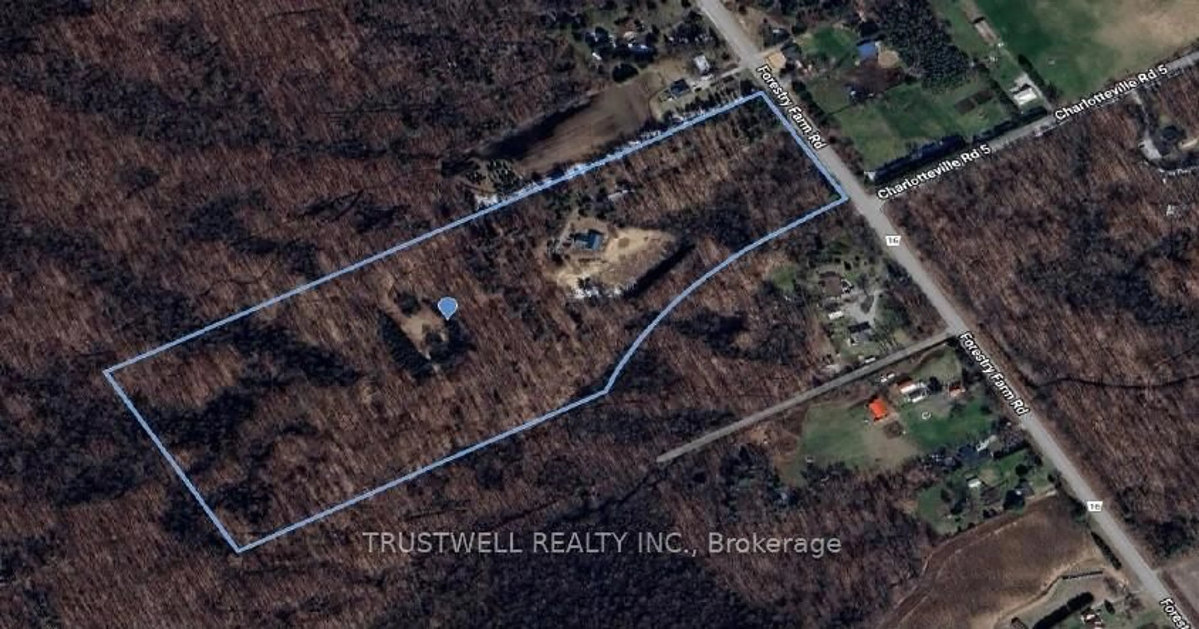 A pic from outside/outdoor area/front of a property/back of a property/a pic from drone, street for 1095 Forestry Farm Rd, Norfolk Ontario N3Y 4K5