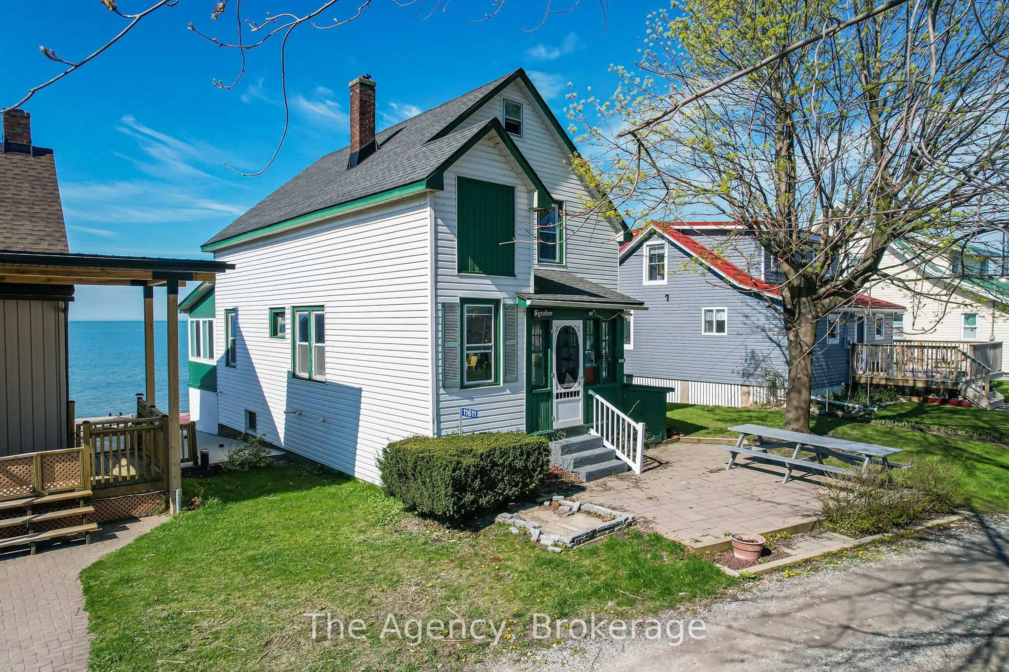 A pic from outside/outdoor area/front of a property/back of a property/a pic from drone, street for 11611 Beach Rd, Wainfleet Ontario L0S 1V0