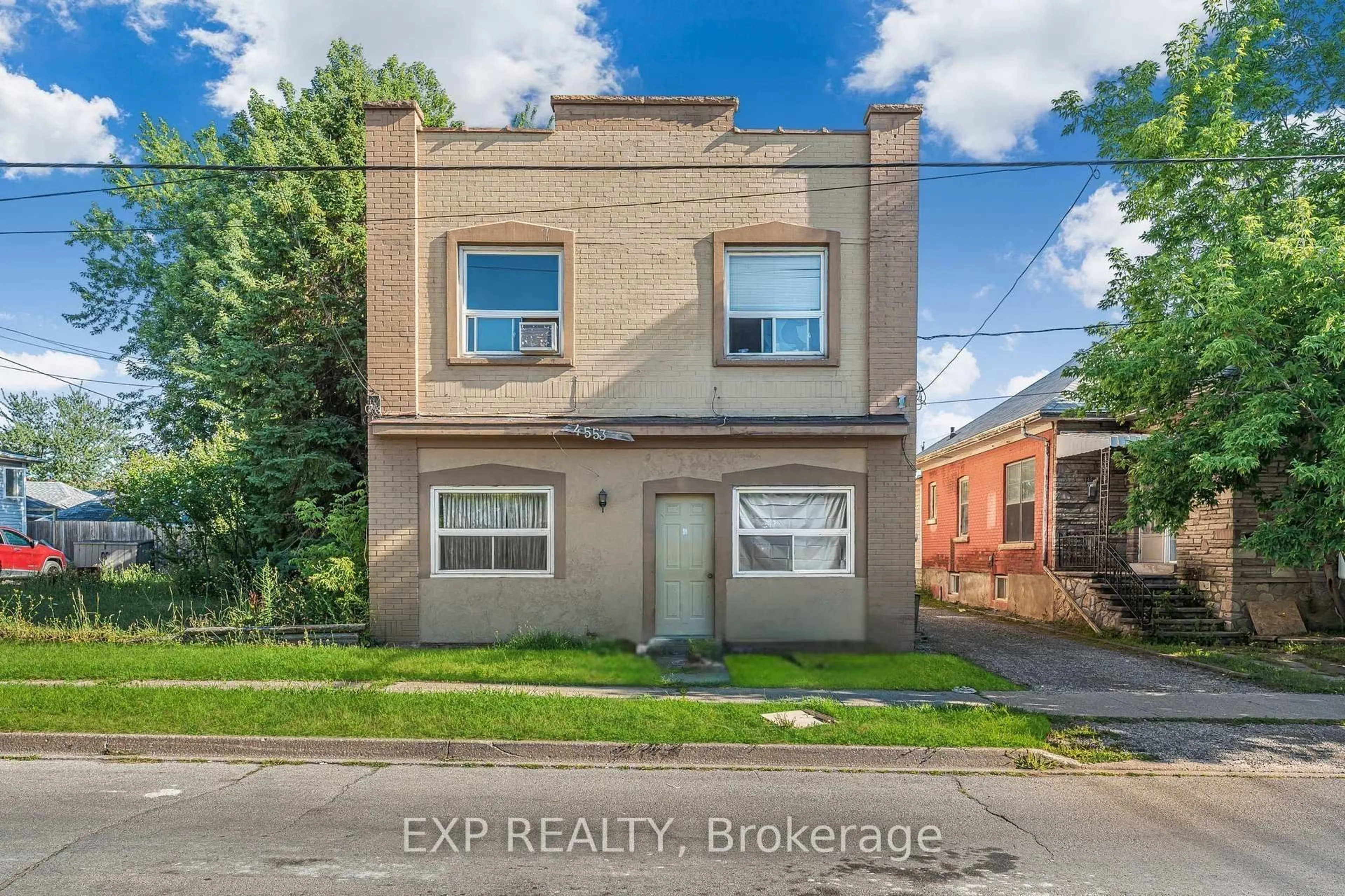 A pic from outside/outdoor area/front of a property/back of a property/a pic from drone, building for 4553 Ferguson St, Niagara Falls Ontario L2E 2Y7