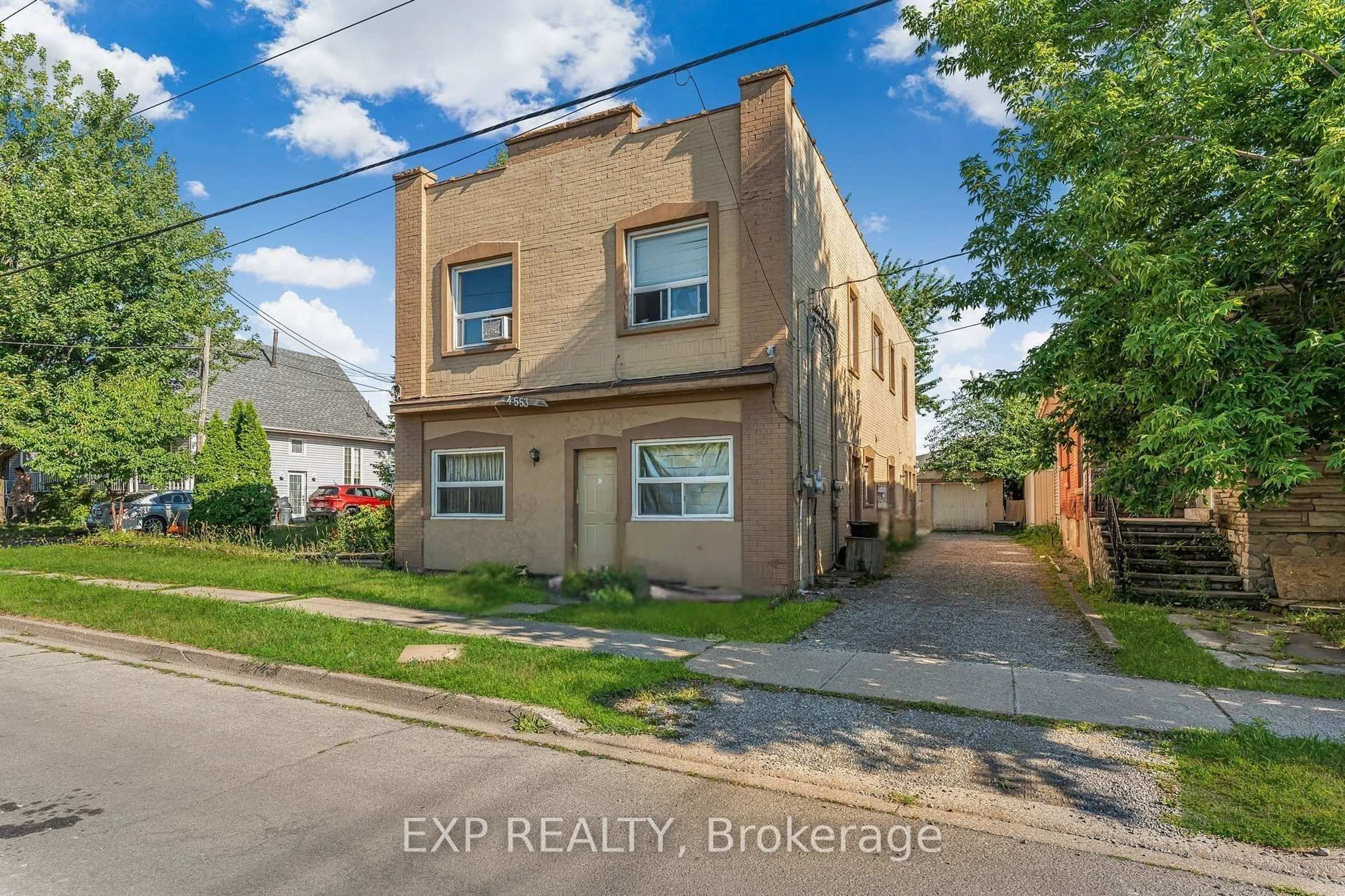 A pic from outside/outdoor area/front of a property/back of a property/a pic from drone, street for 4553 Ferguson St, Niagara Falls Ontario L2E 2Y7