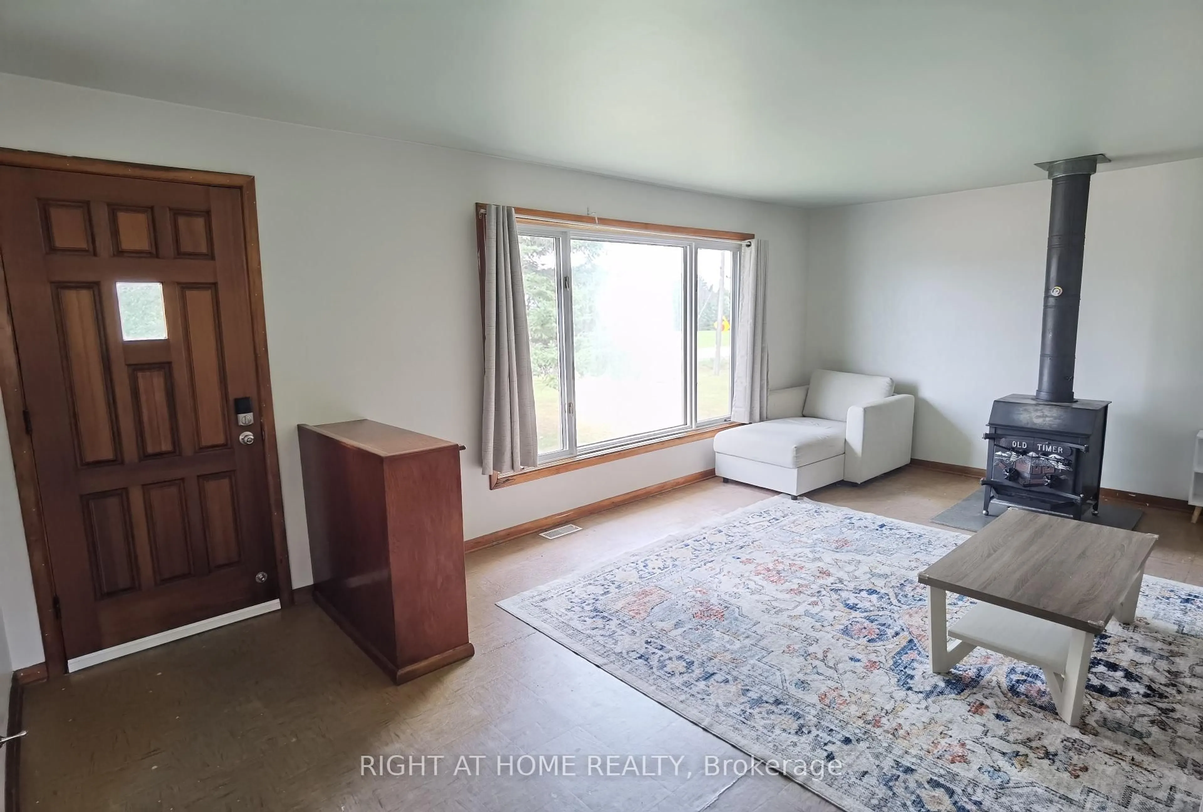 A pic of a room for 3630 Hillbrook Rd, Augusta Ontario K0E 1T0