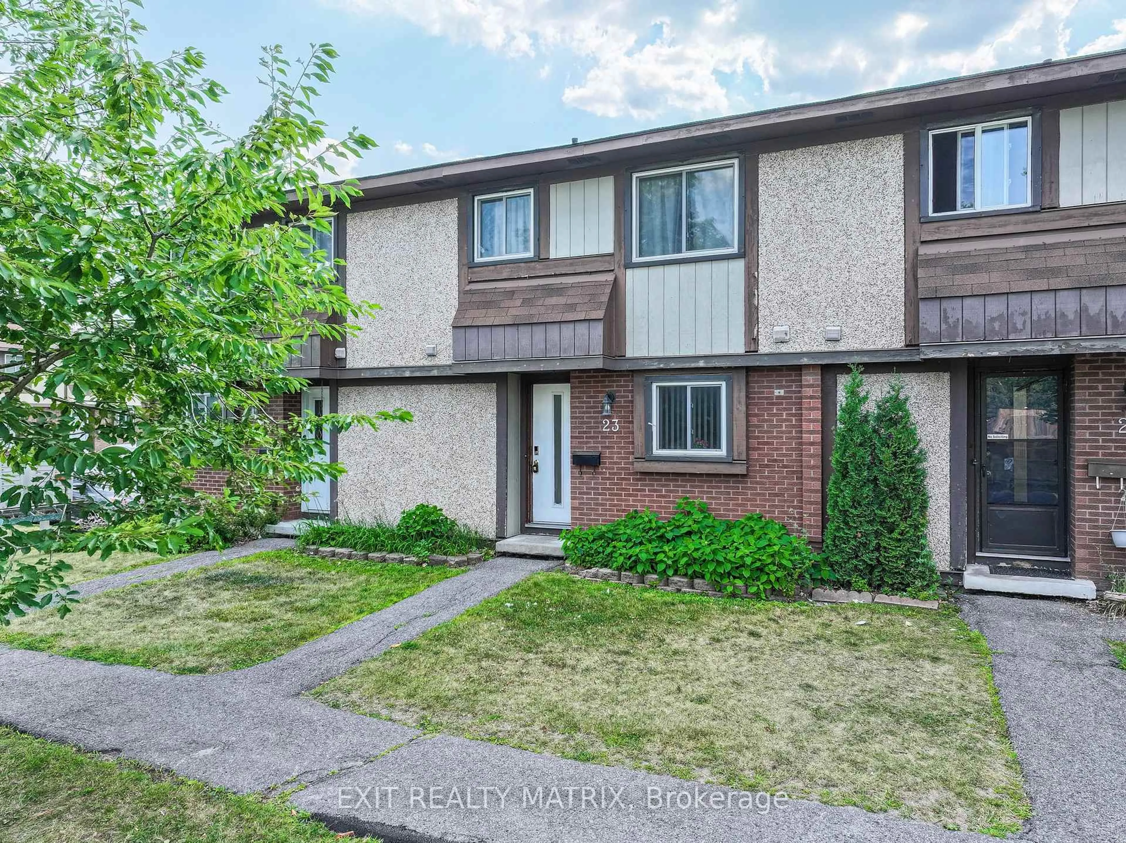 A pic from outside/outdoor area/front of a property/back of a property/a pic from drone, street for 23 Pickford Dr, Kanata Ontario K2L 2C1