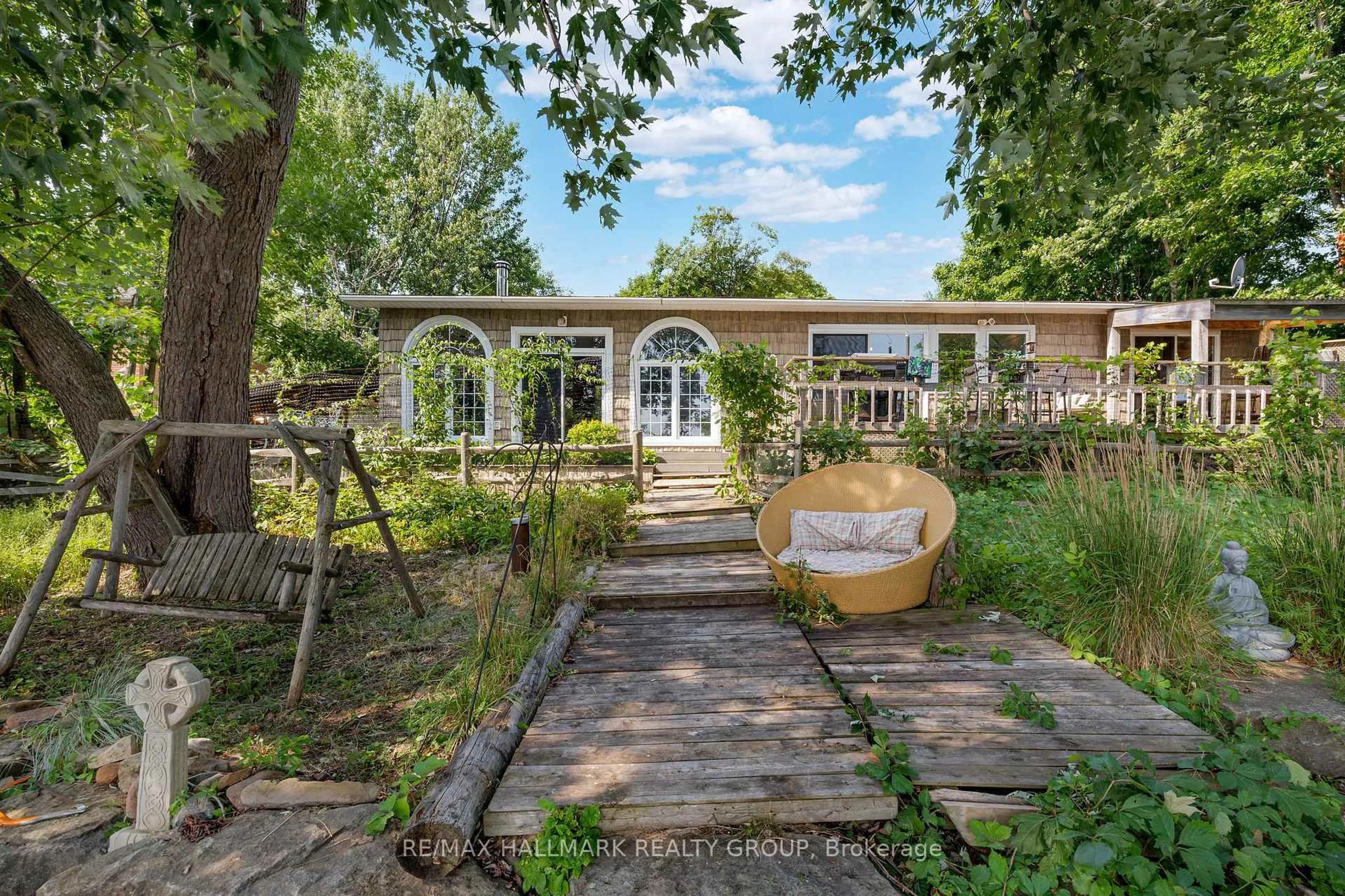 Patio, street for 2860 Barlow Cres, Ottawa Ontario K0A 1T0