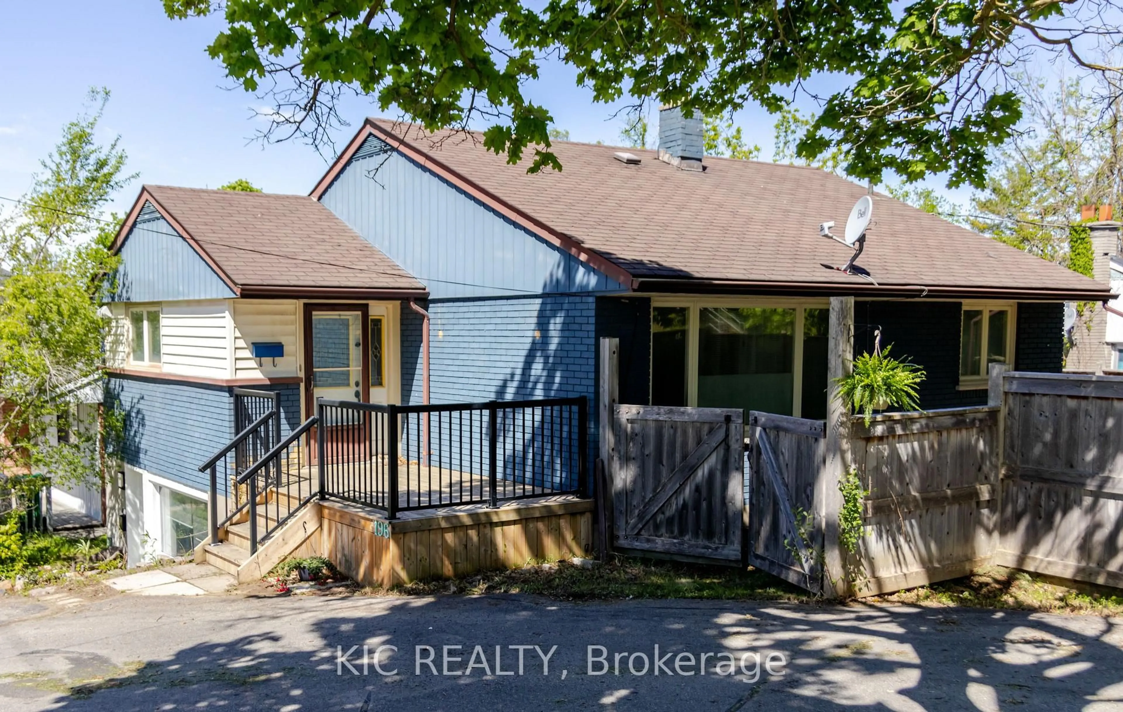 A pic from outside/outdoor area/front of a property/back of a property/a pic from drone, street for 196 Hunter St, Peterborough East Ontario K9H 1G8